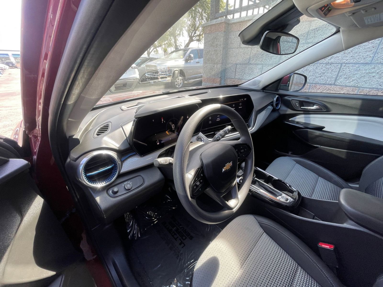 Thumbnail: 2025 Chevrolet Trax - 35