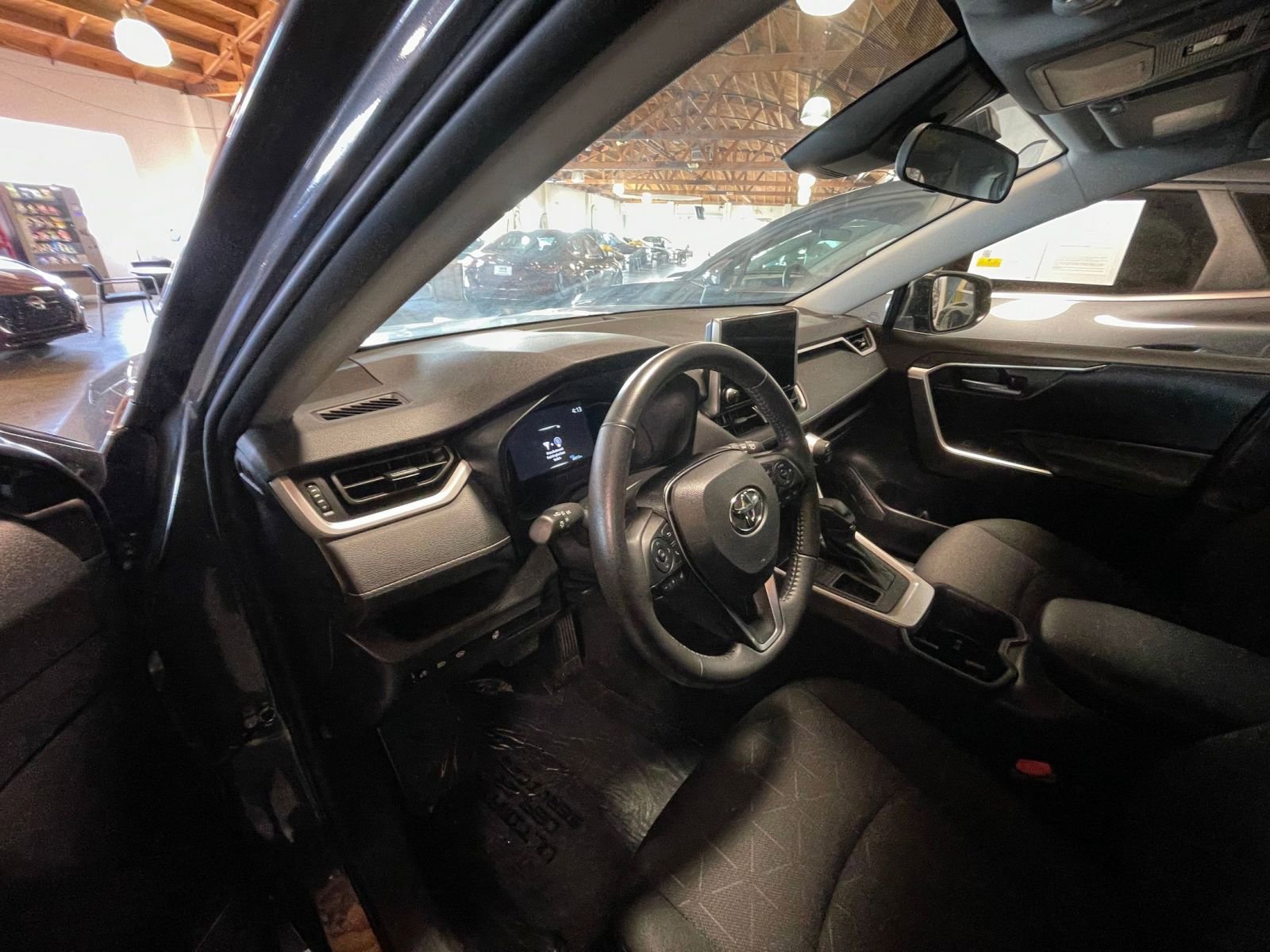 Thumbnail: 2025 Toyota RAV4 - 35