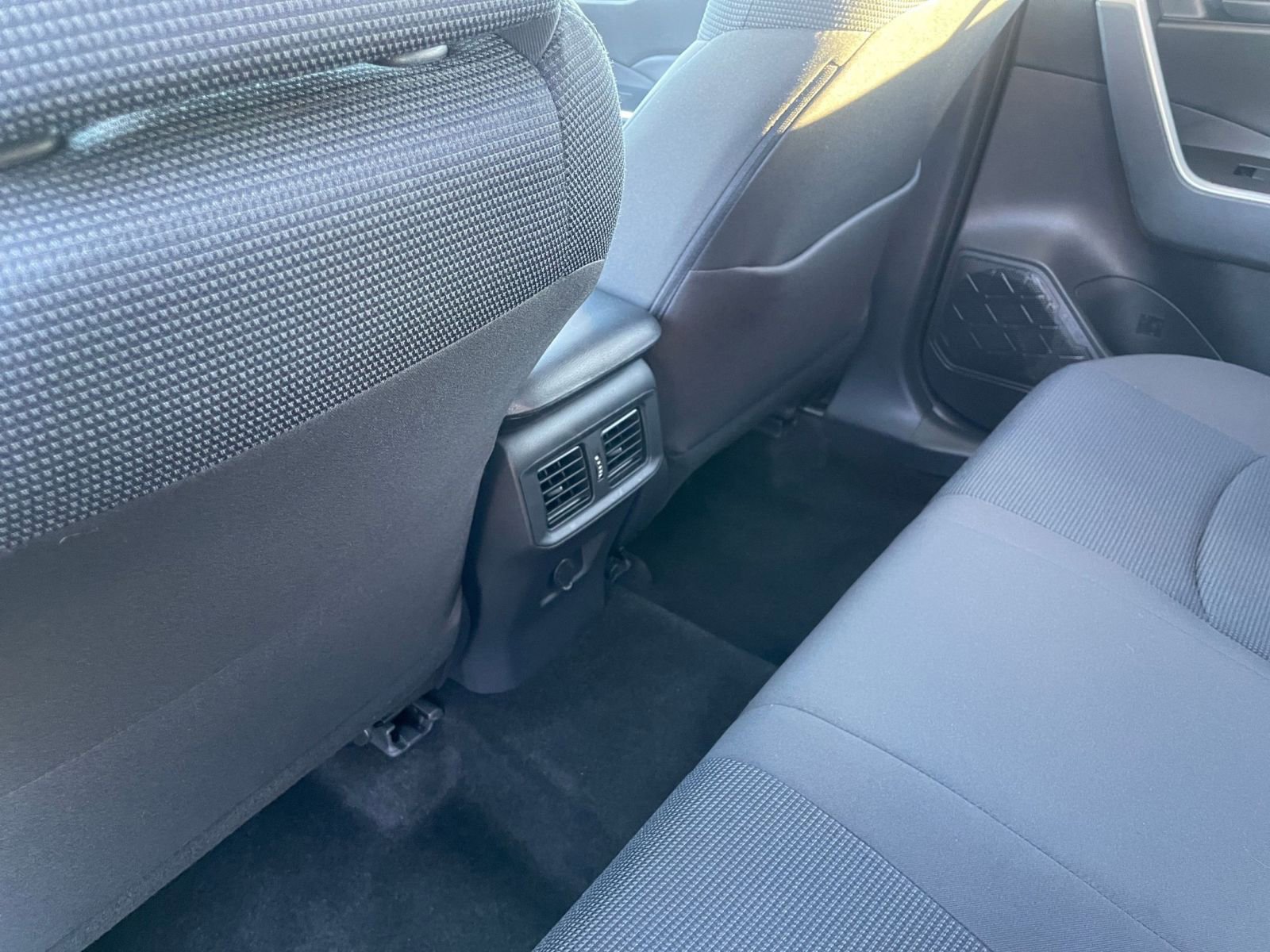 Thumbnail: 2025 Toyota RAV4 - 24