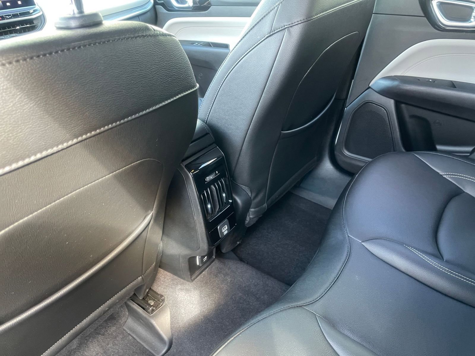 Thumbnail: 2025 Jeep Compass - 24