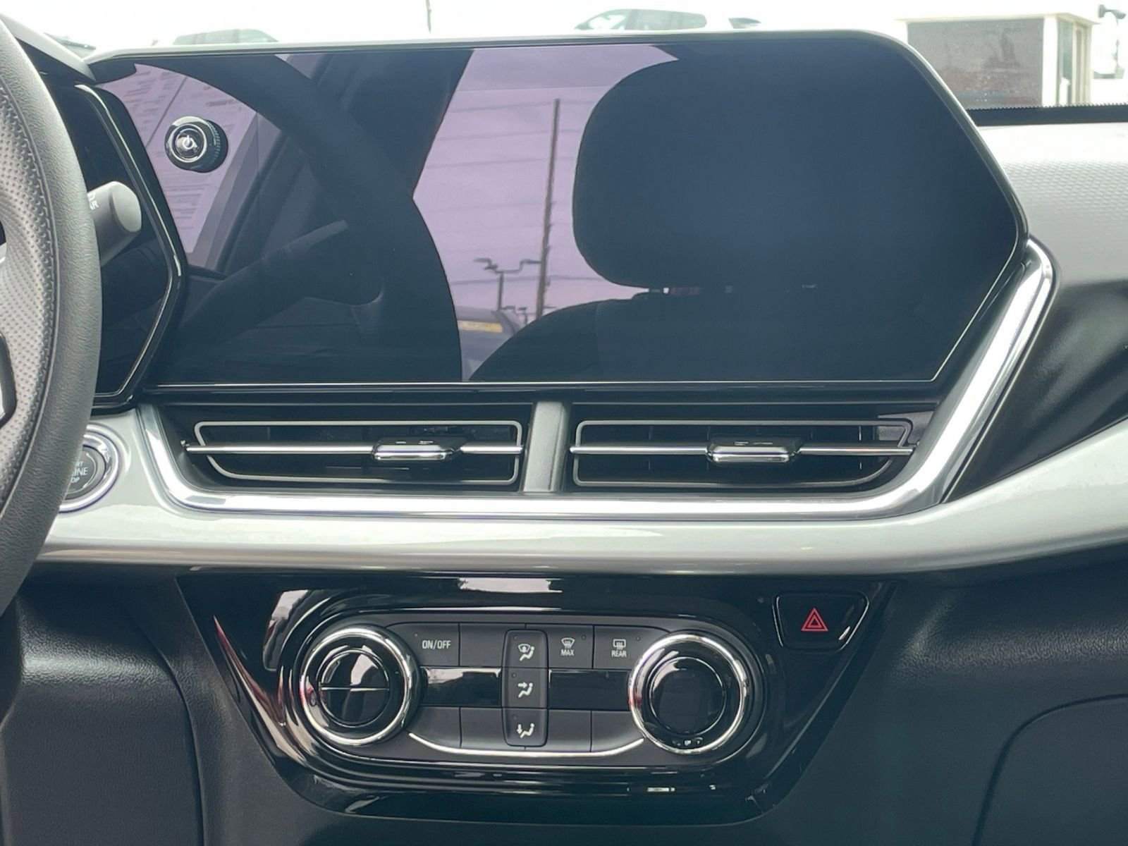 Thumbnail: 2025 Chevrolet Trax - 17