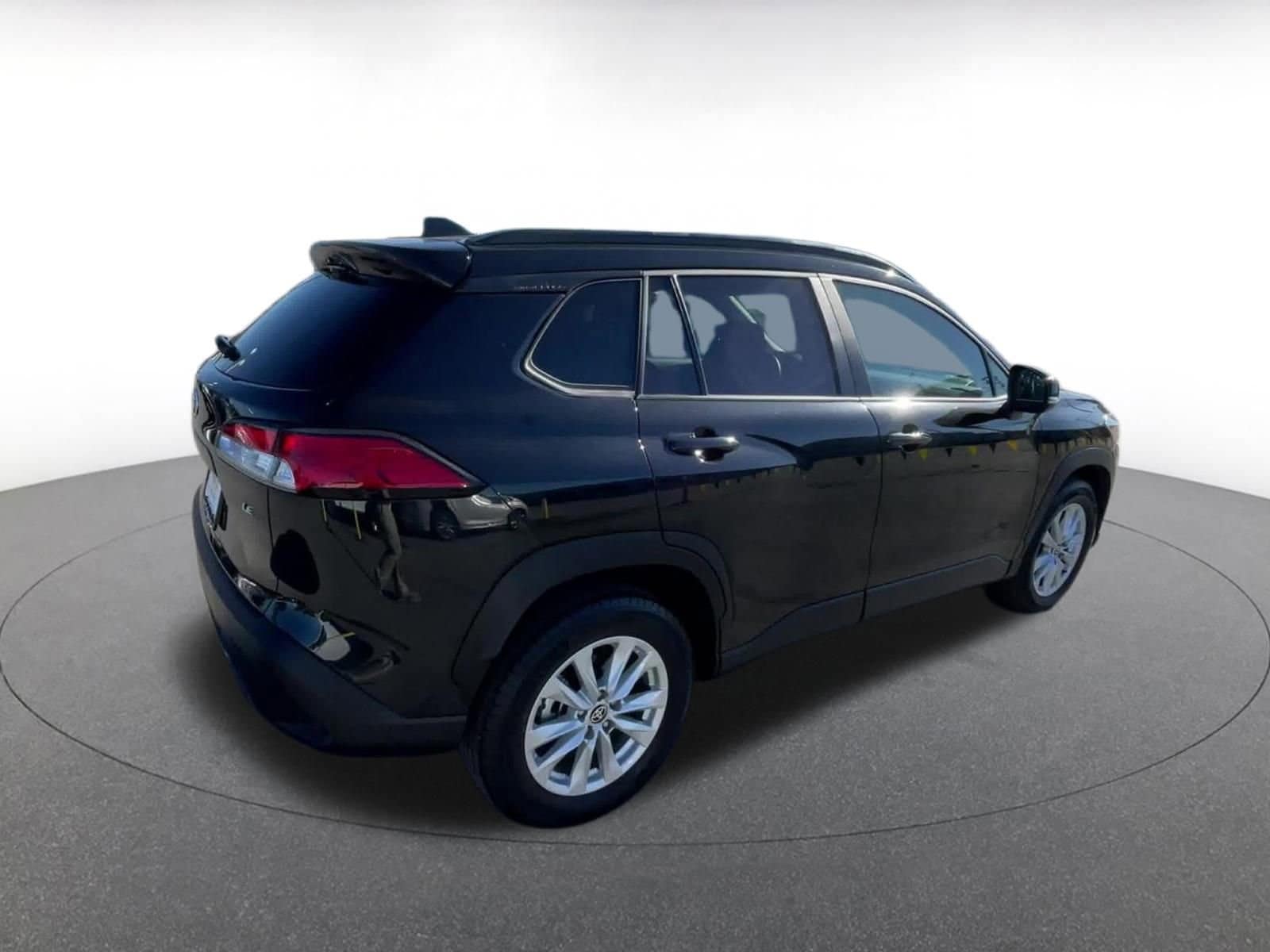 Thumbnail: 2025 Toyota Corolla Cross - 15