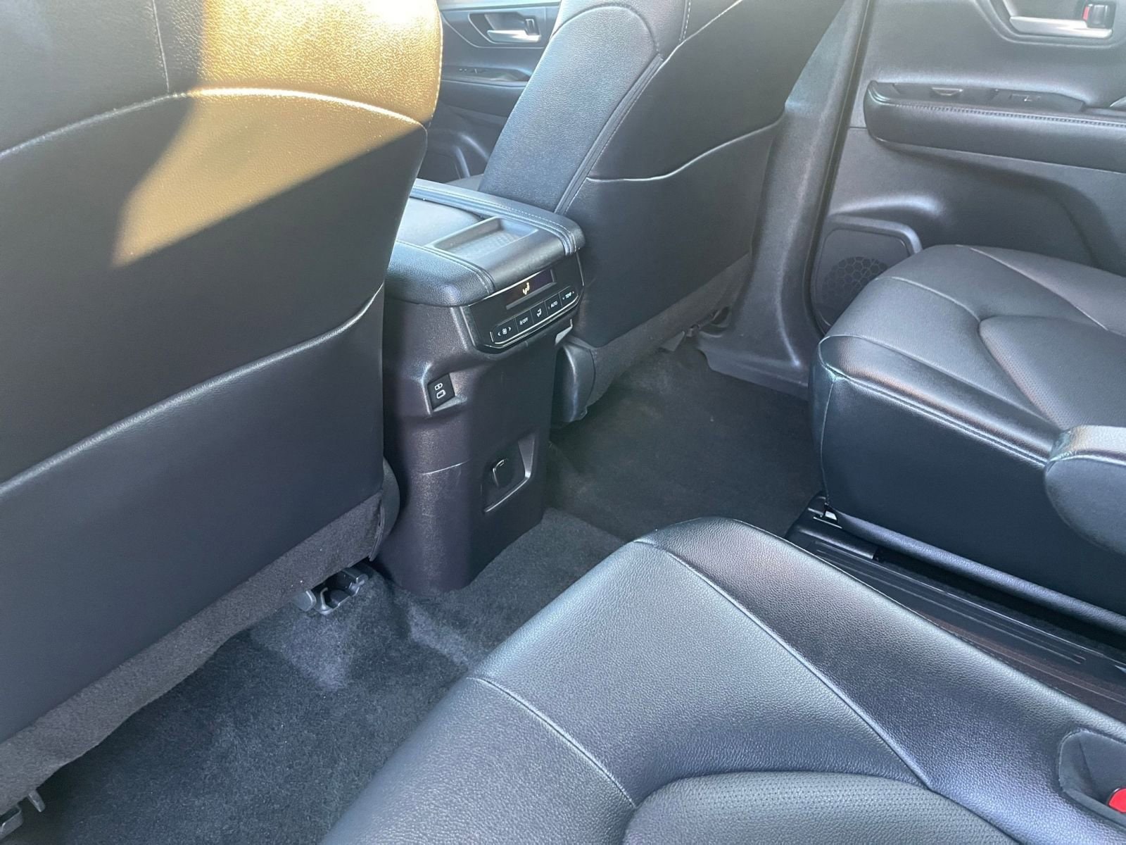 Thumbnail: 2025 Toyota Grand Highlander - 24