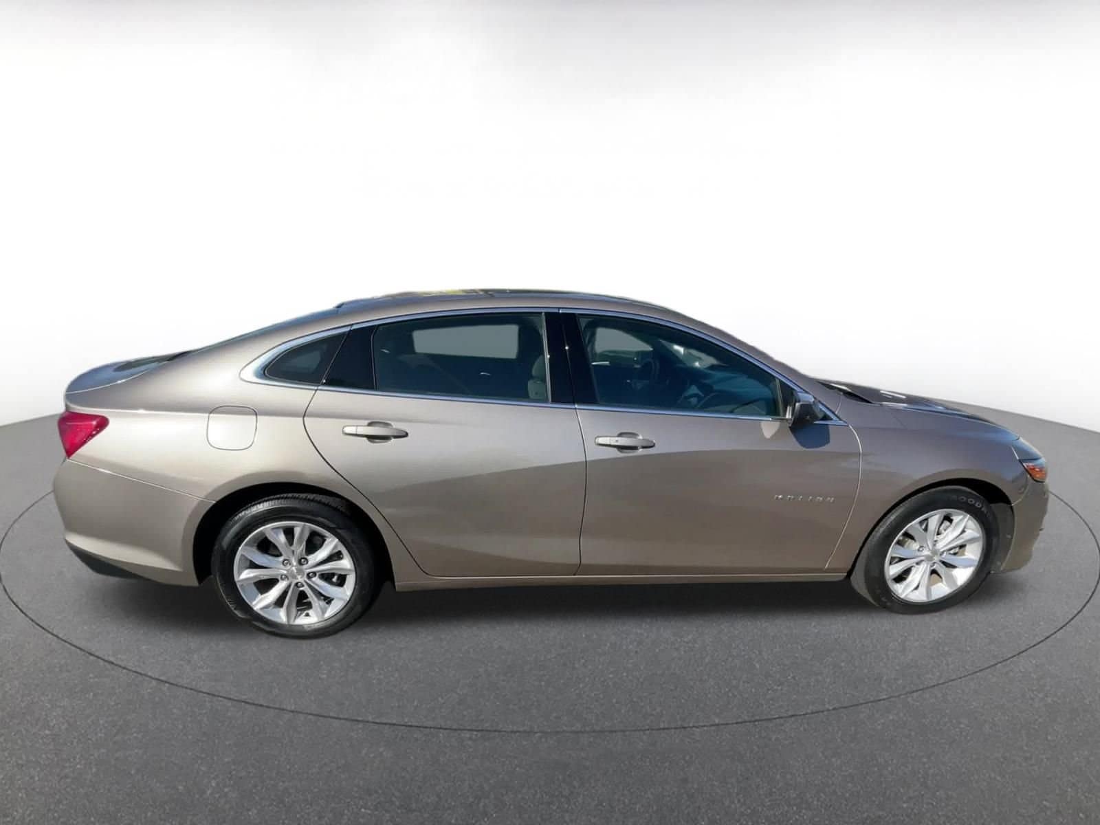 Thumbnail: 2023 Chevrolet Malibu - 16