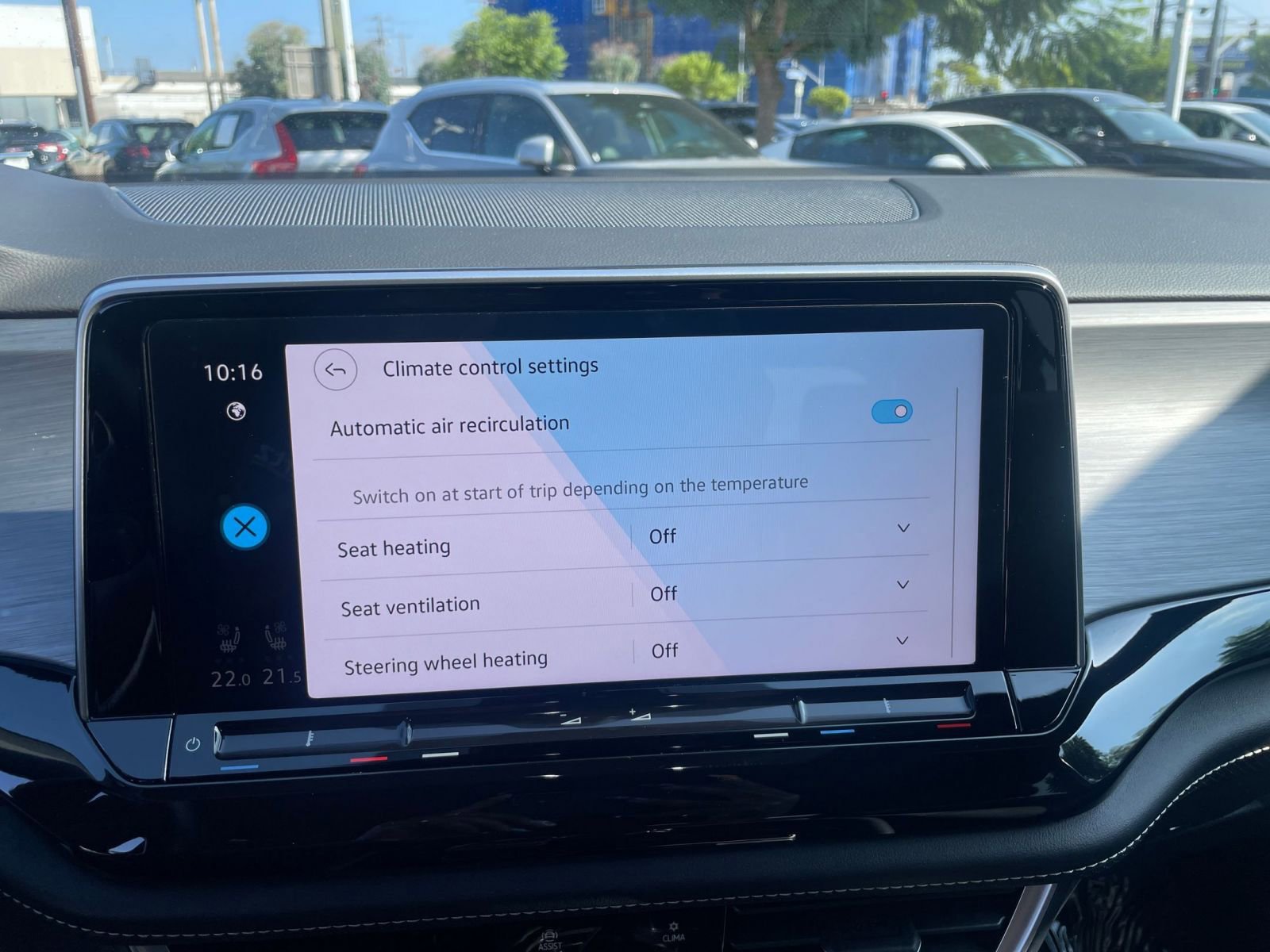 Thumbnail: 2025 Volkswagen Atlas - 21