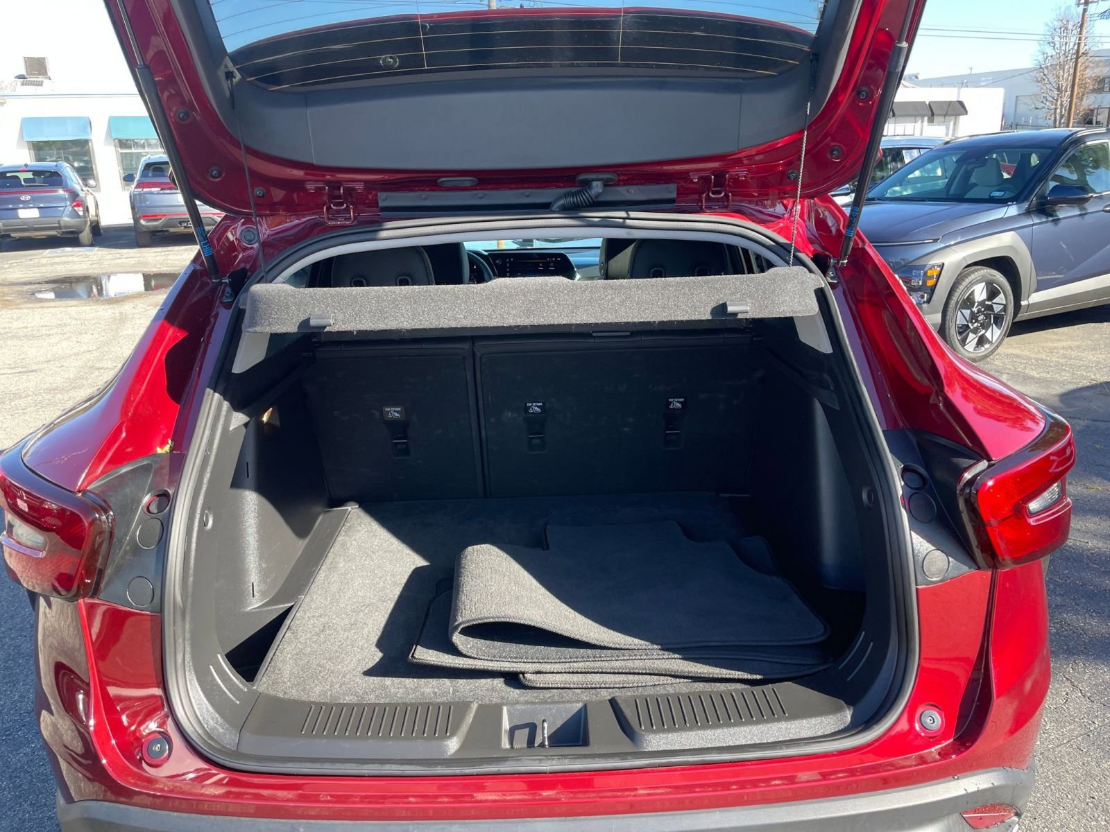 Thumbnail: 2025 Chevrolet Trax - 32