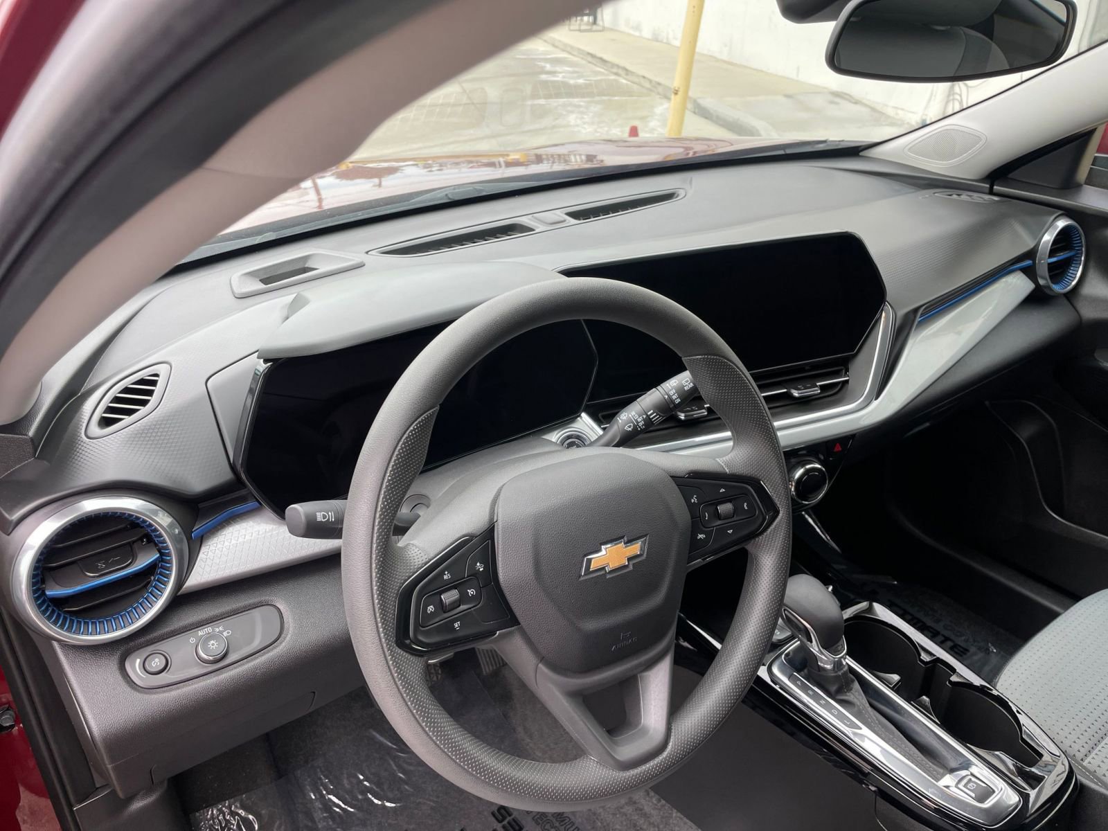 Thumbnail: 2025 Chevrolet Trax - 33