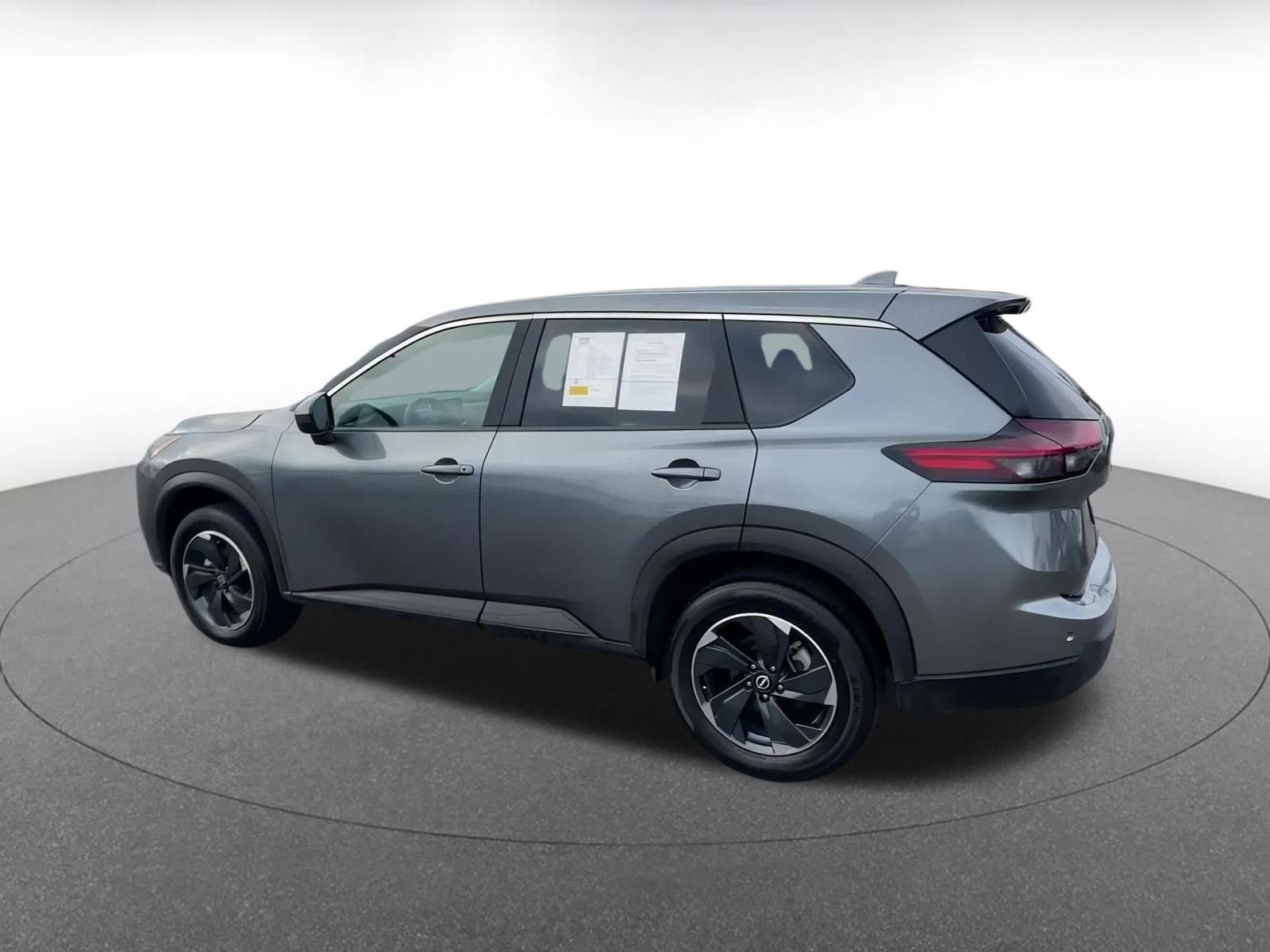 2024 Nissan Rogue SV 10