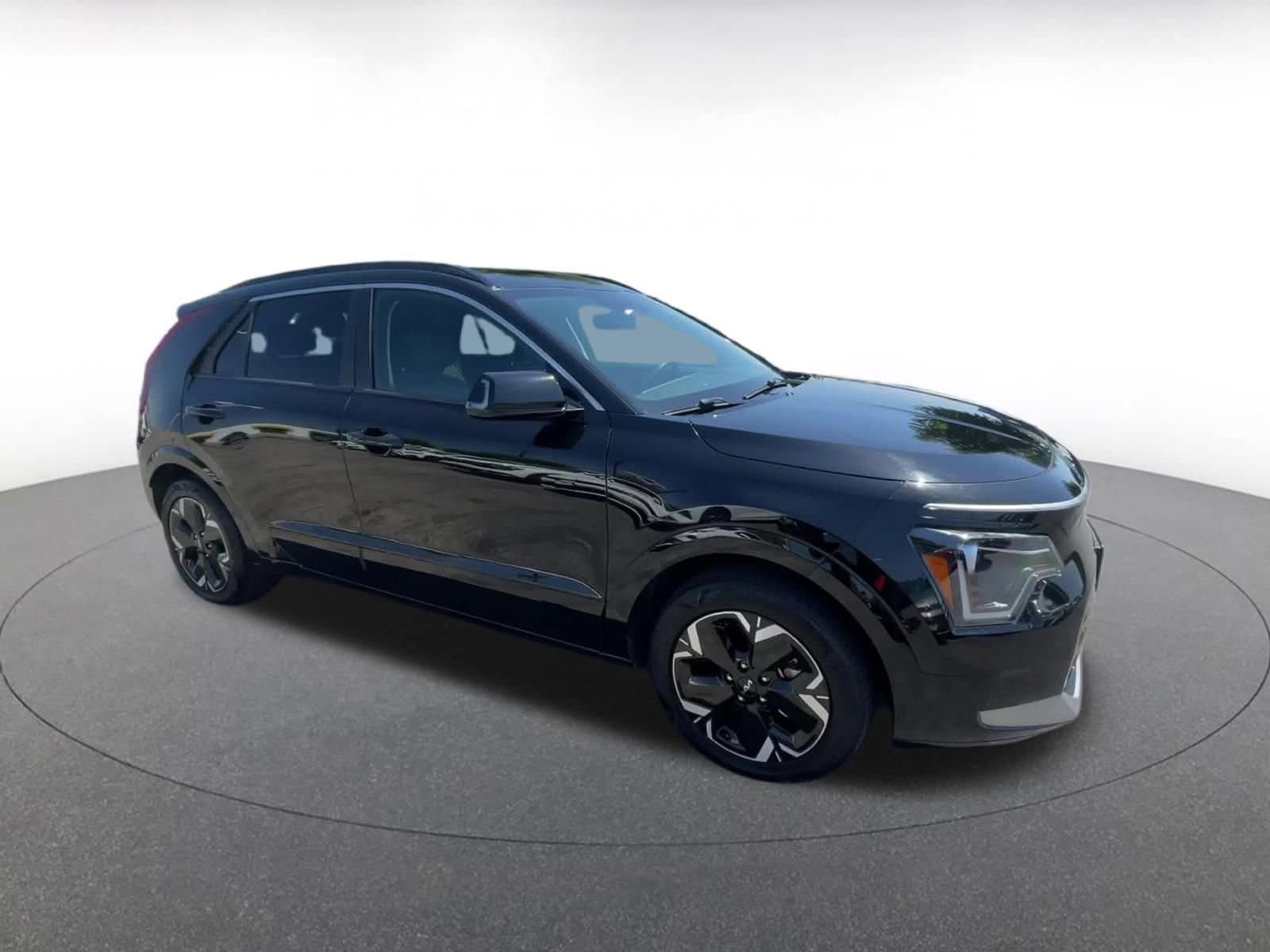 Thumbnail: 2023 Kia Niro - 2