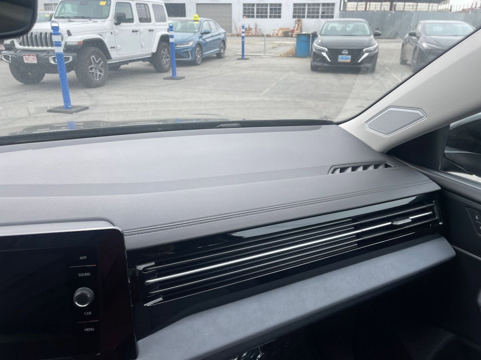 Thumbnail: 2025 Volkswagen Jetta - 35