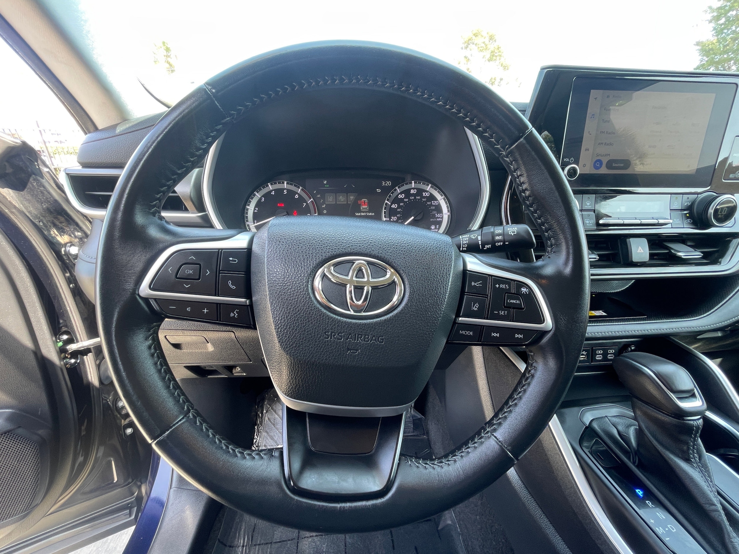 2023 Toyota Highlander XLE 28