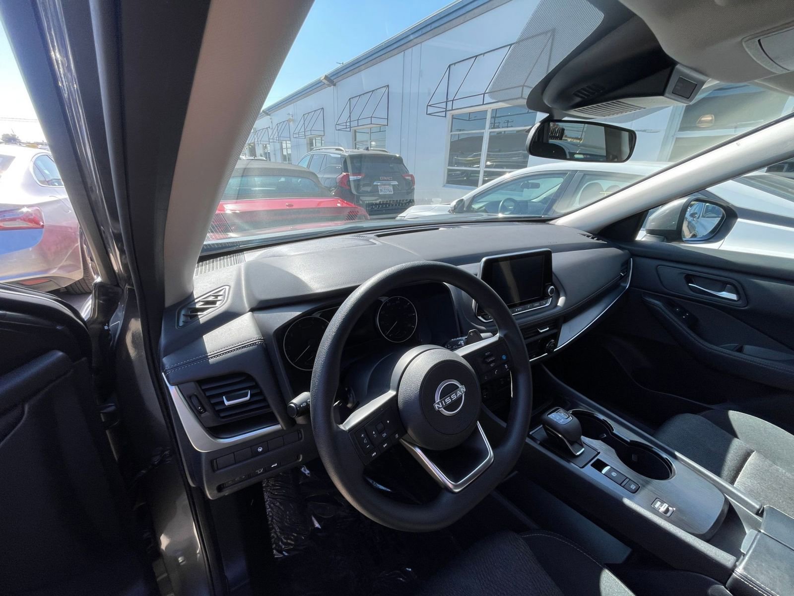 2024 Nissan Rogue SV 34