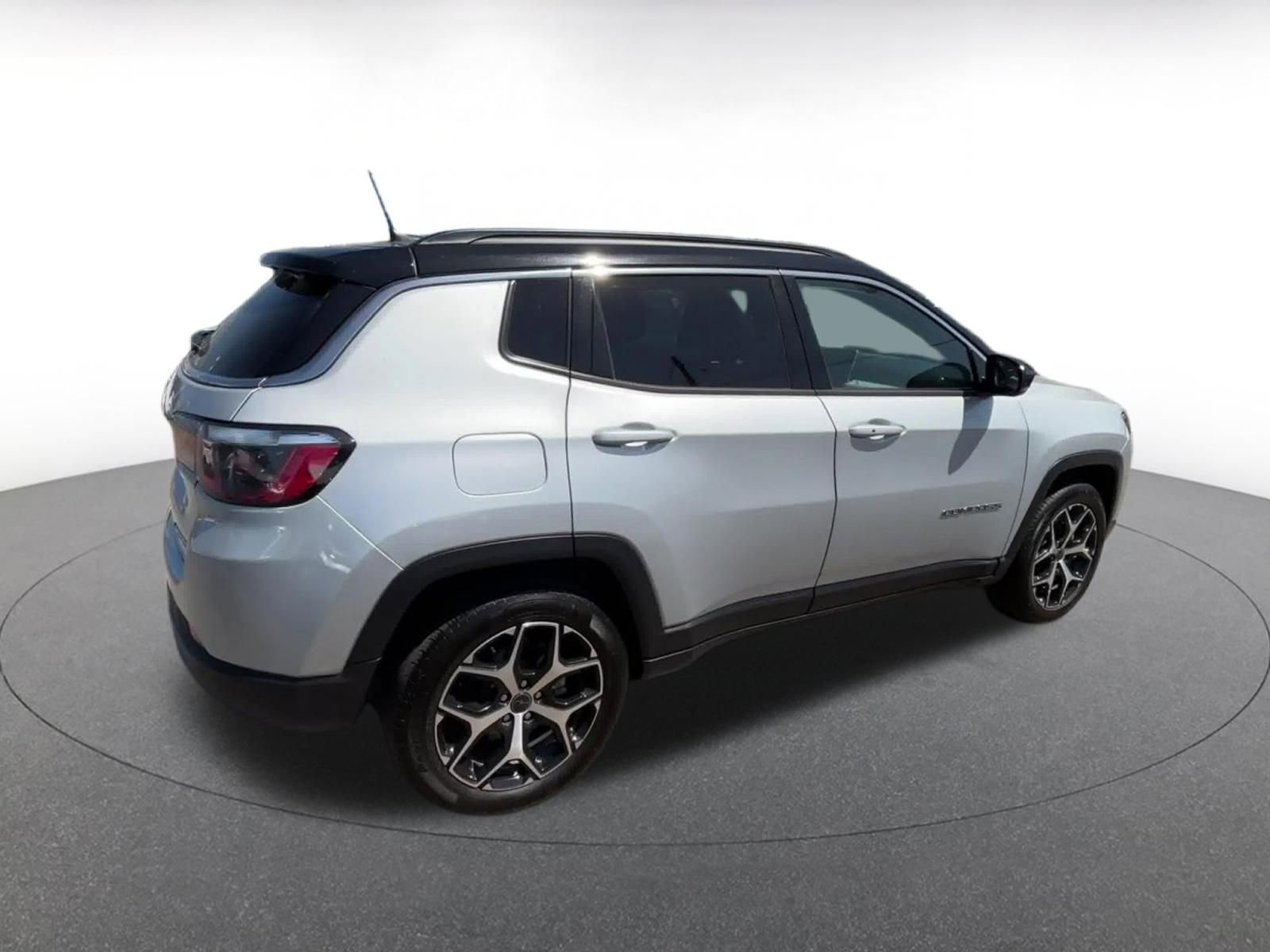 Thumbnail: 2025 Jeep Compass - 15