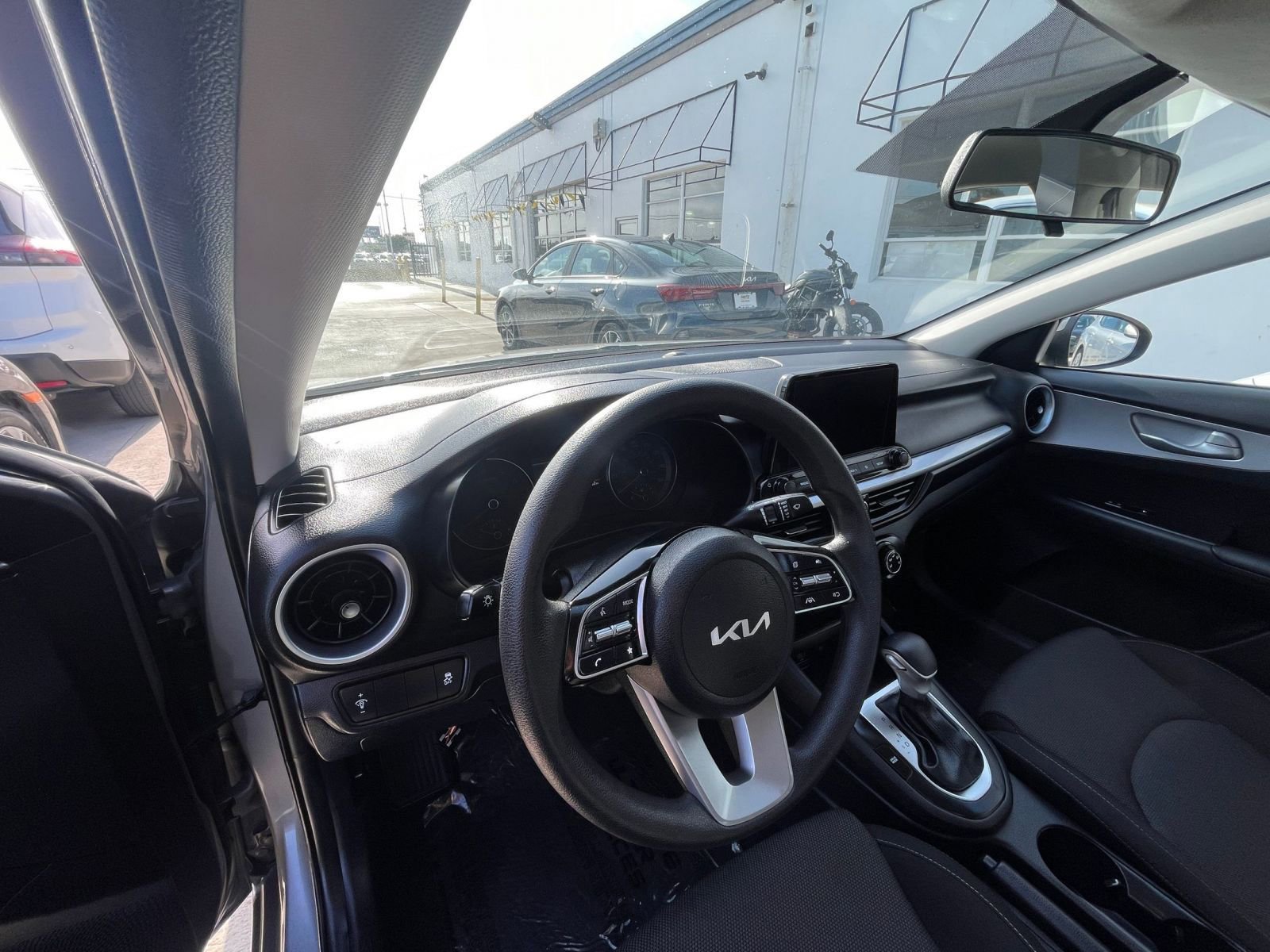 2024 Kia Forte LXS 34
