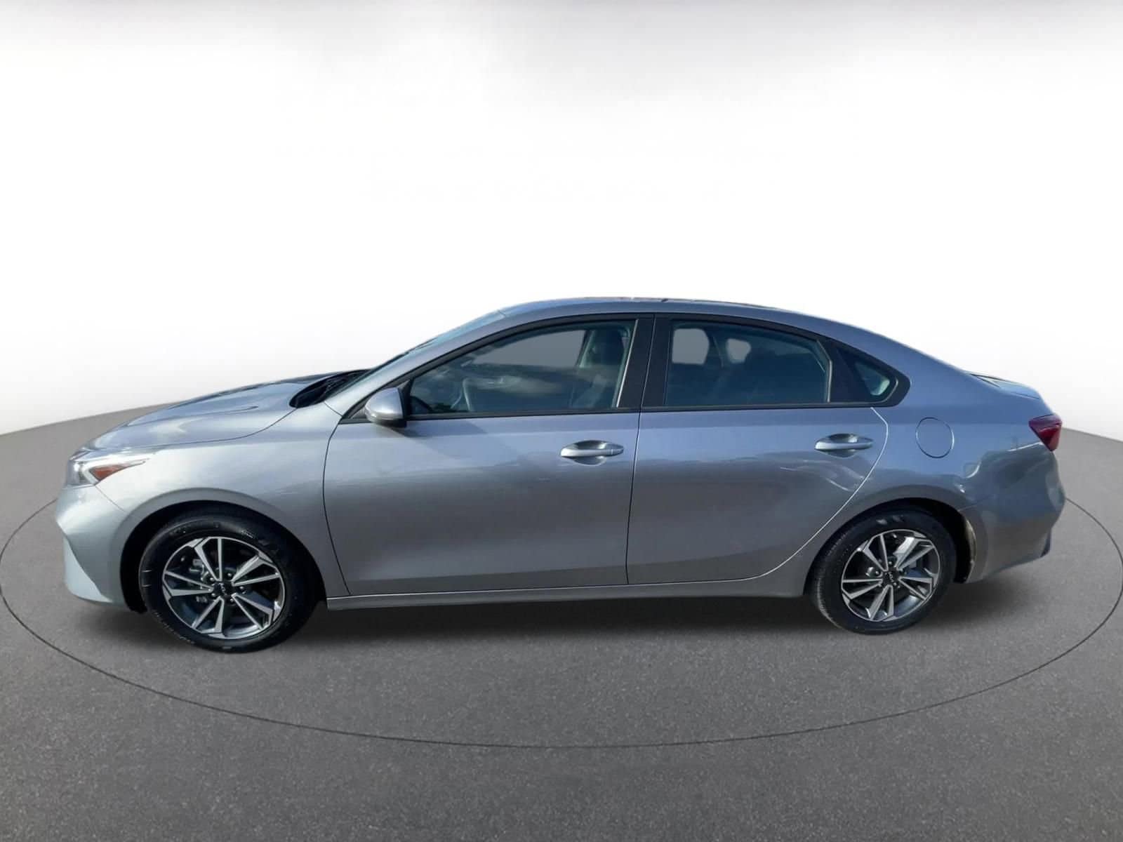 2024 Kia Forte LXS 8