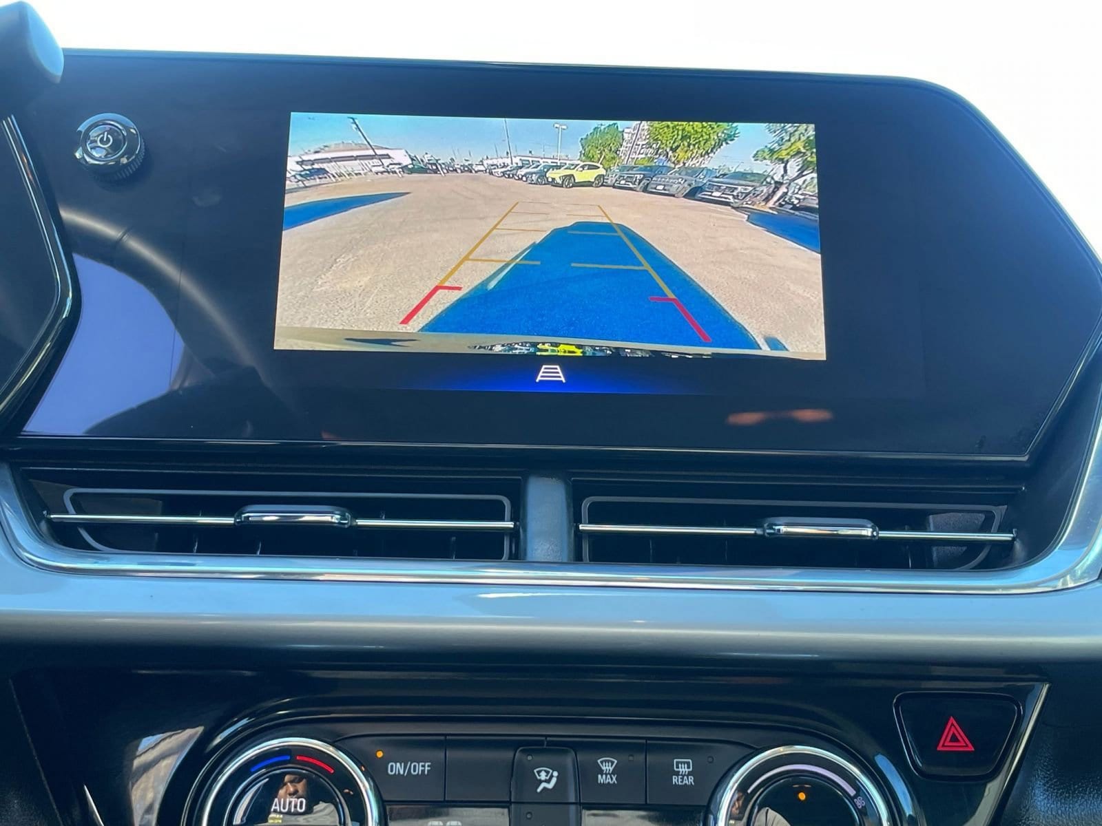 Thumbnail: 2025 Chevrolet Trax - 17