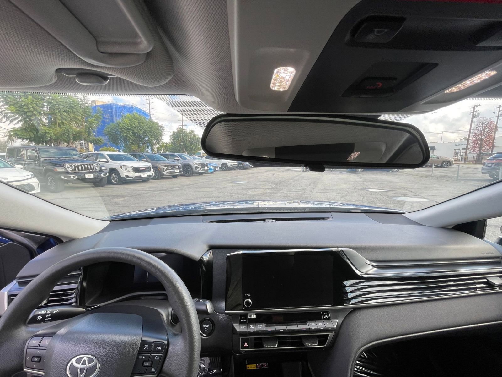 Thumbnail: 2025 Toyota Camry - 33