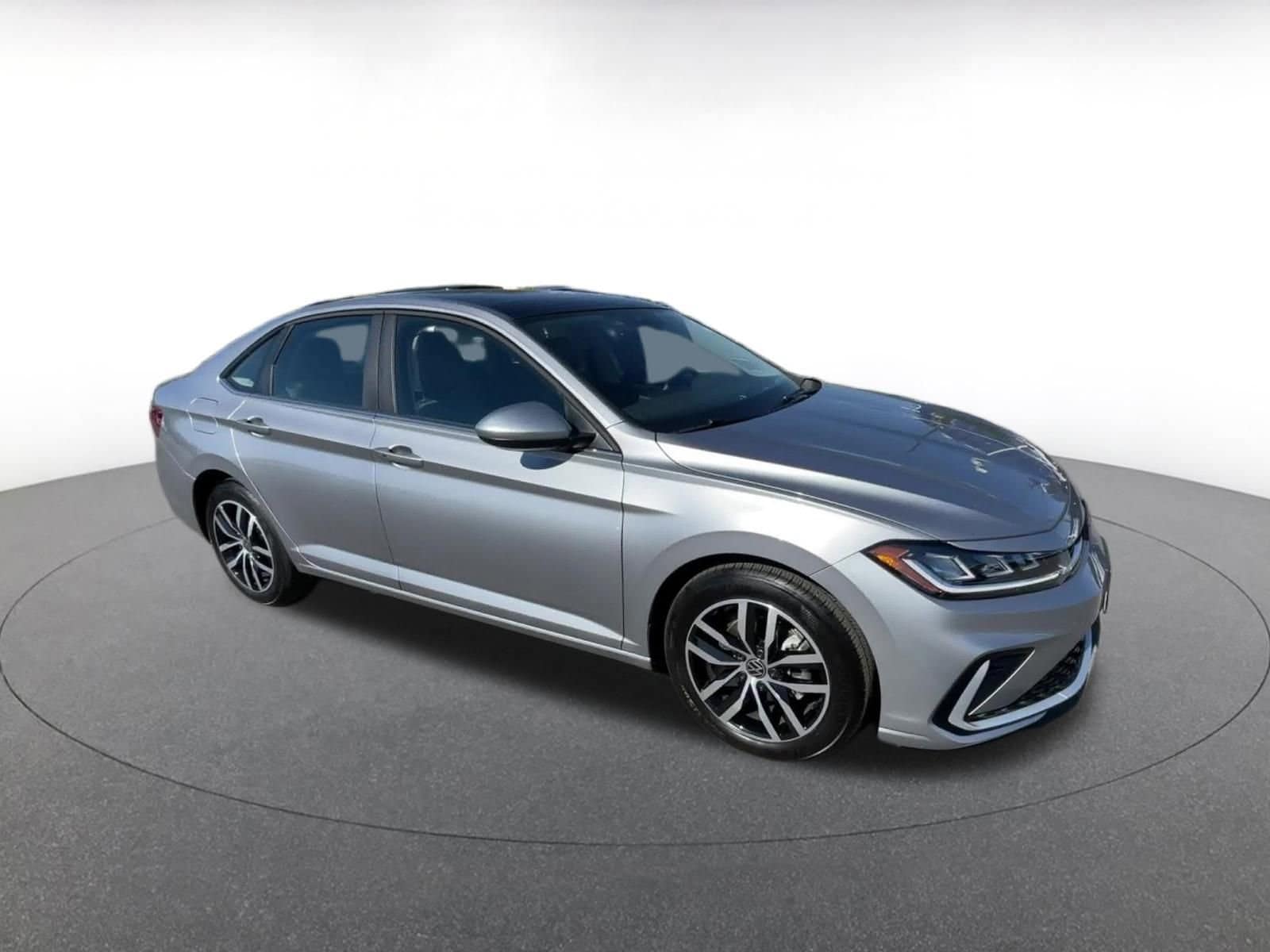 Thumbnail: 2025 Volkswagen Jetta - 2