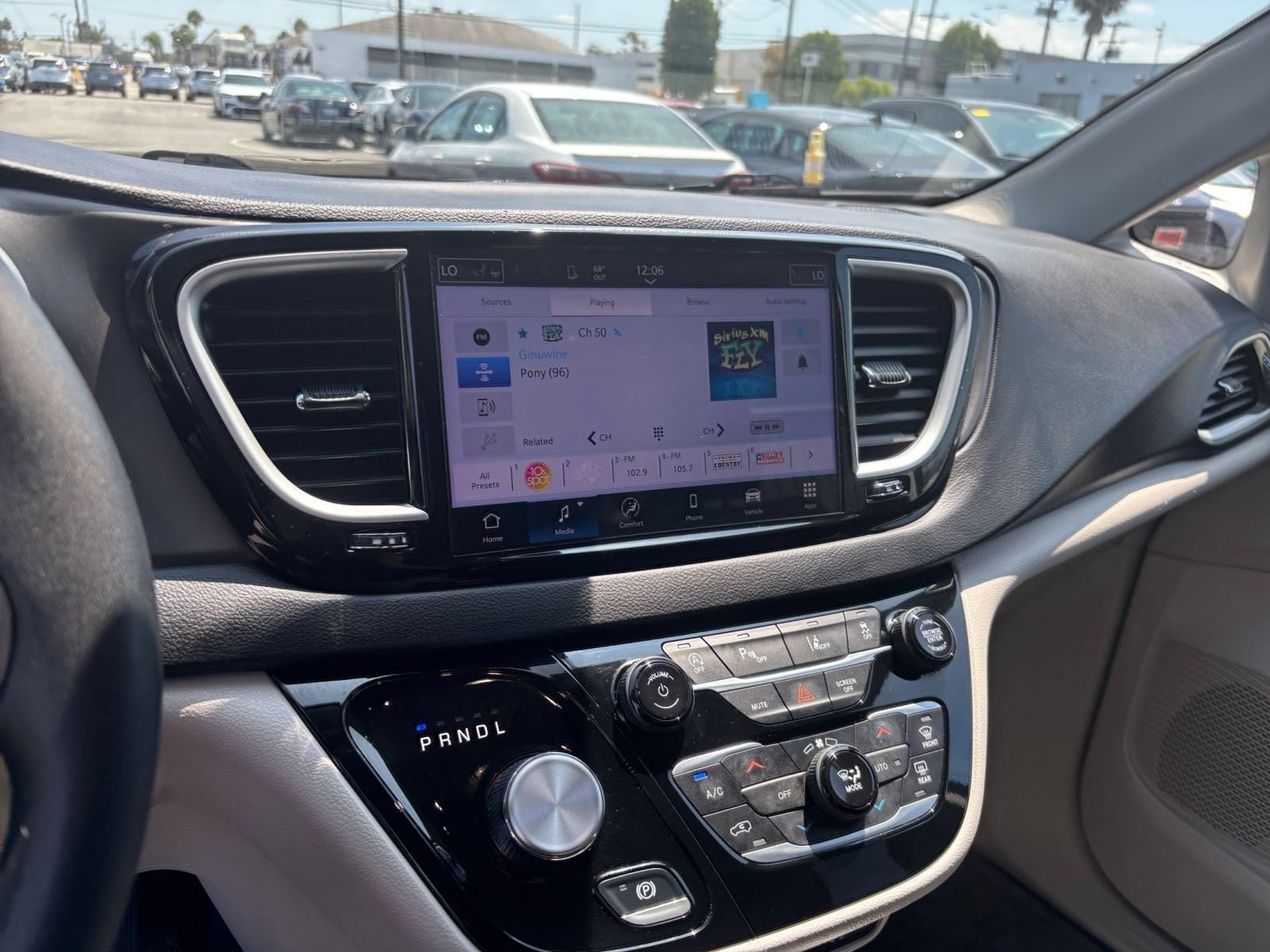 Thumbnail: 2024 Chrysler Pacifica - 20