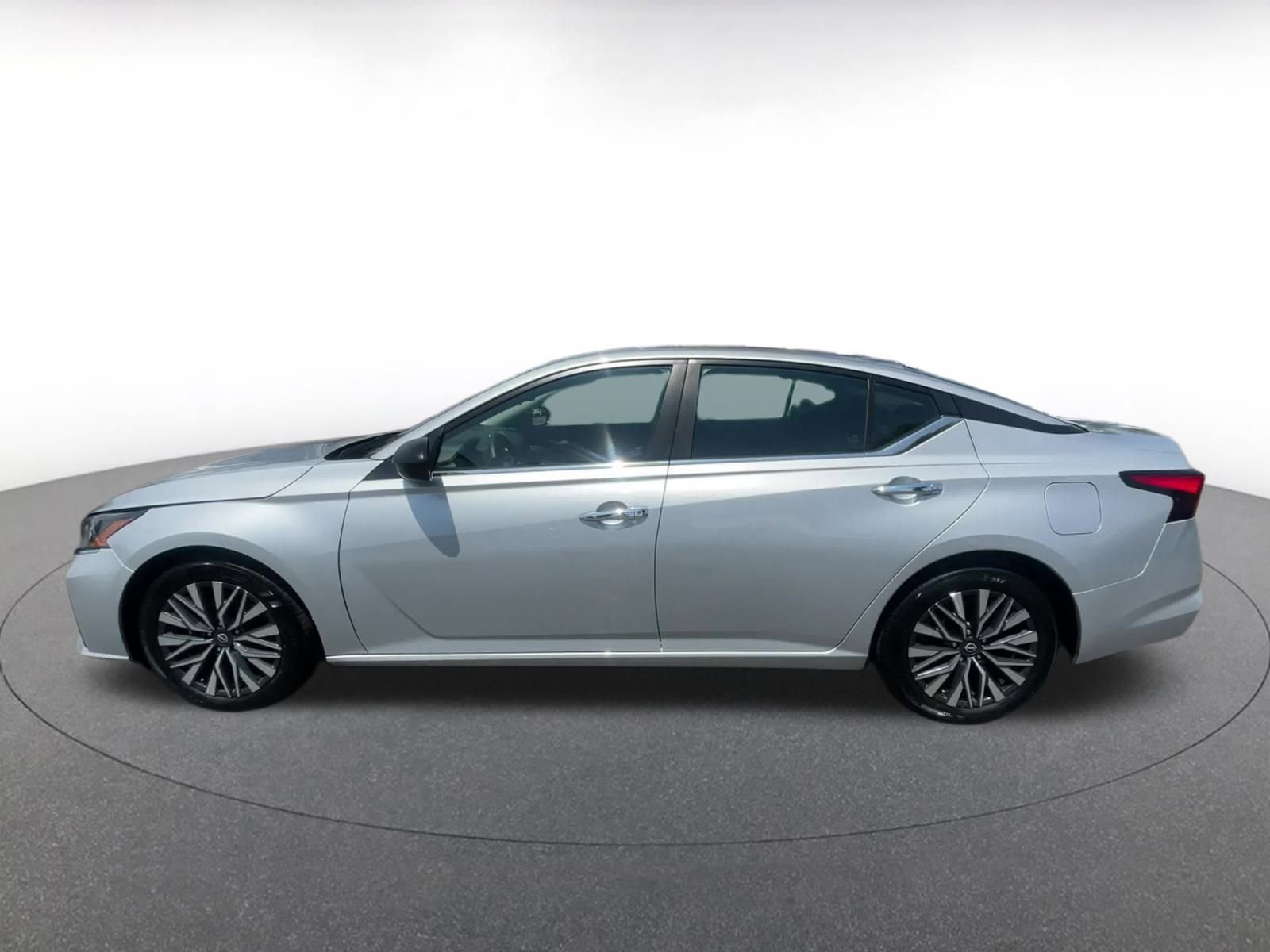 Thumbnail: 2024 Nissan Altima - 9