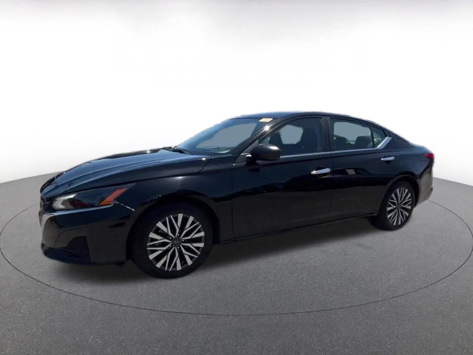 Thumbnail: 2025 Nissan Altima - 8