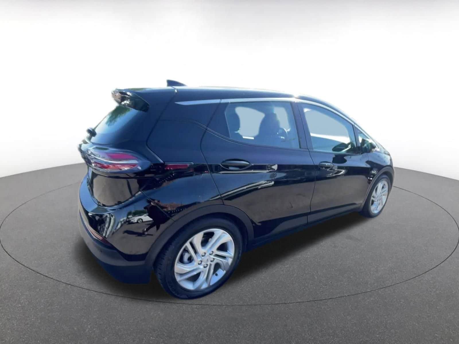 Thumbnail: 2023 Chevrolet Bolt EV - 15