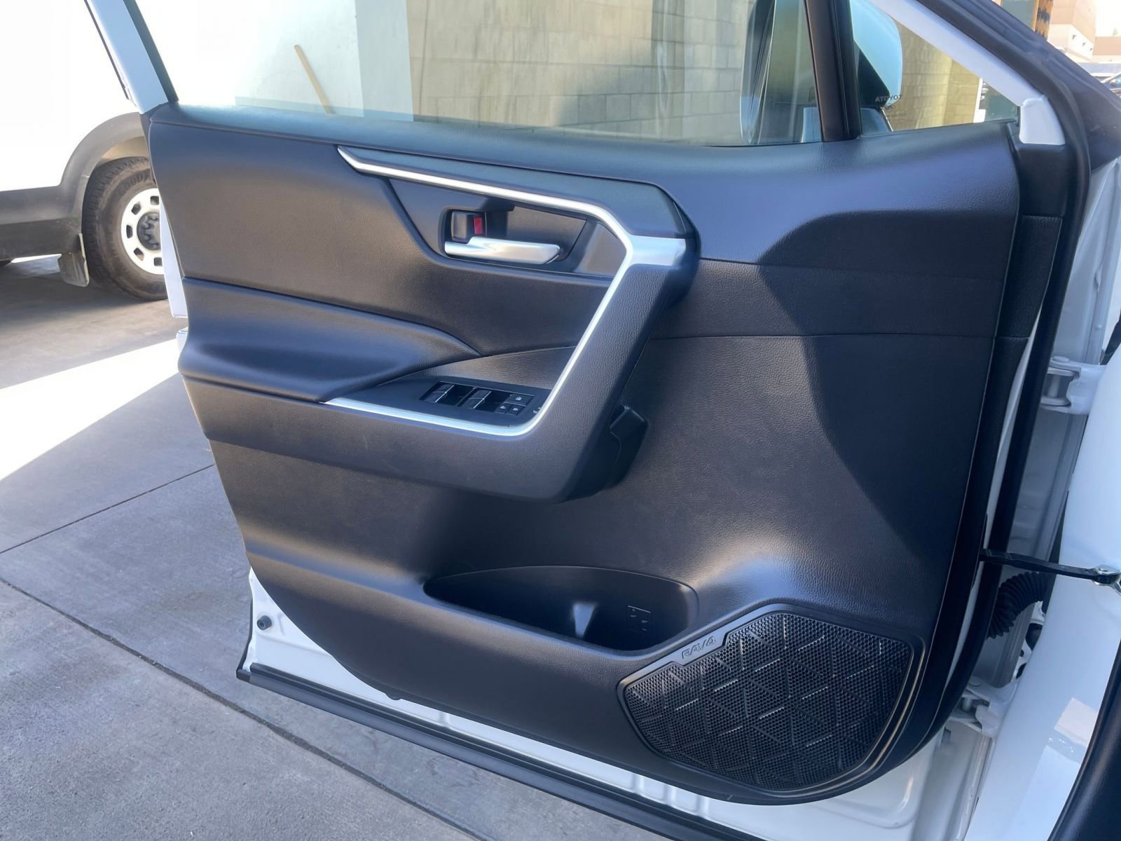 Thumbnail: 2025 Toyota RAV4 - 18