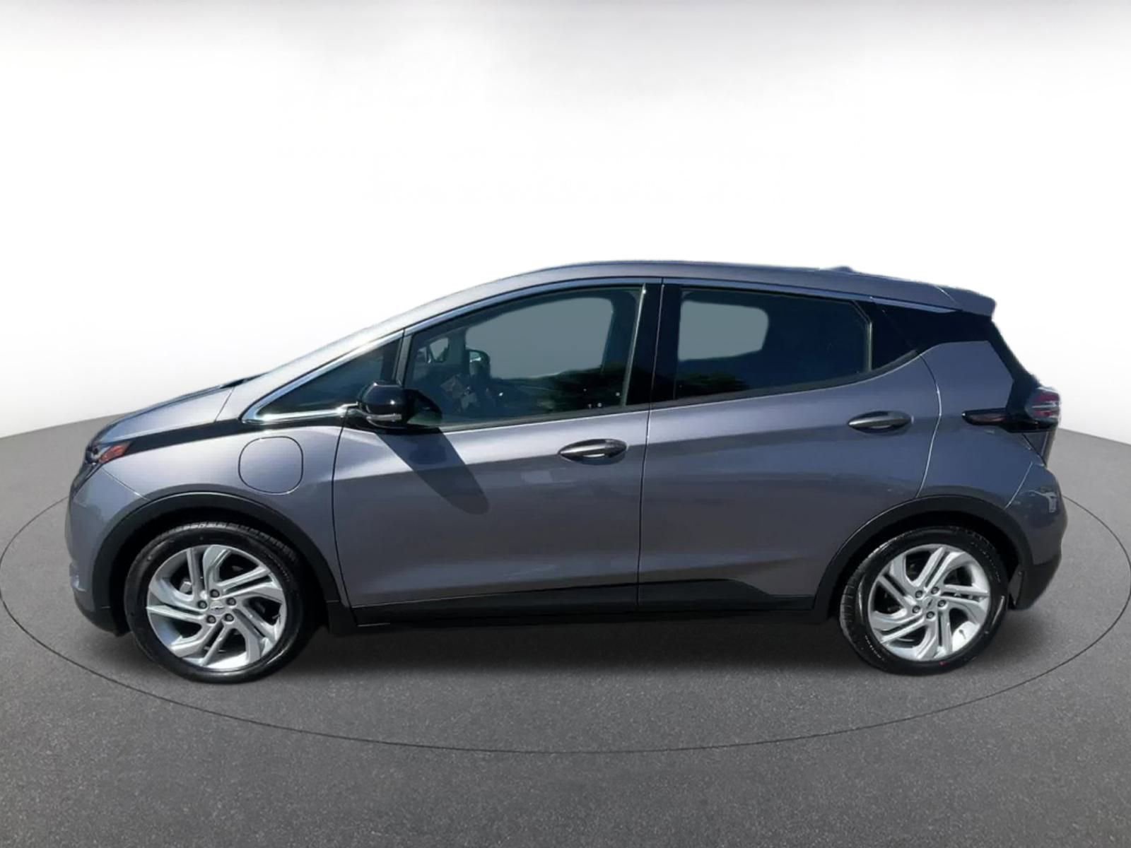 Thumbnail: 2023 Chevrolet Bolt EV - 9
