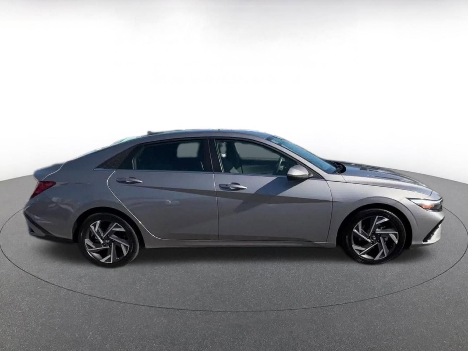 Thumbnail: 2025 Hyundai Elantra - 16