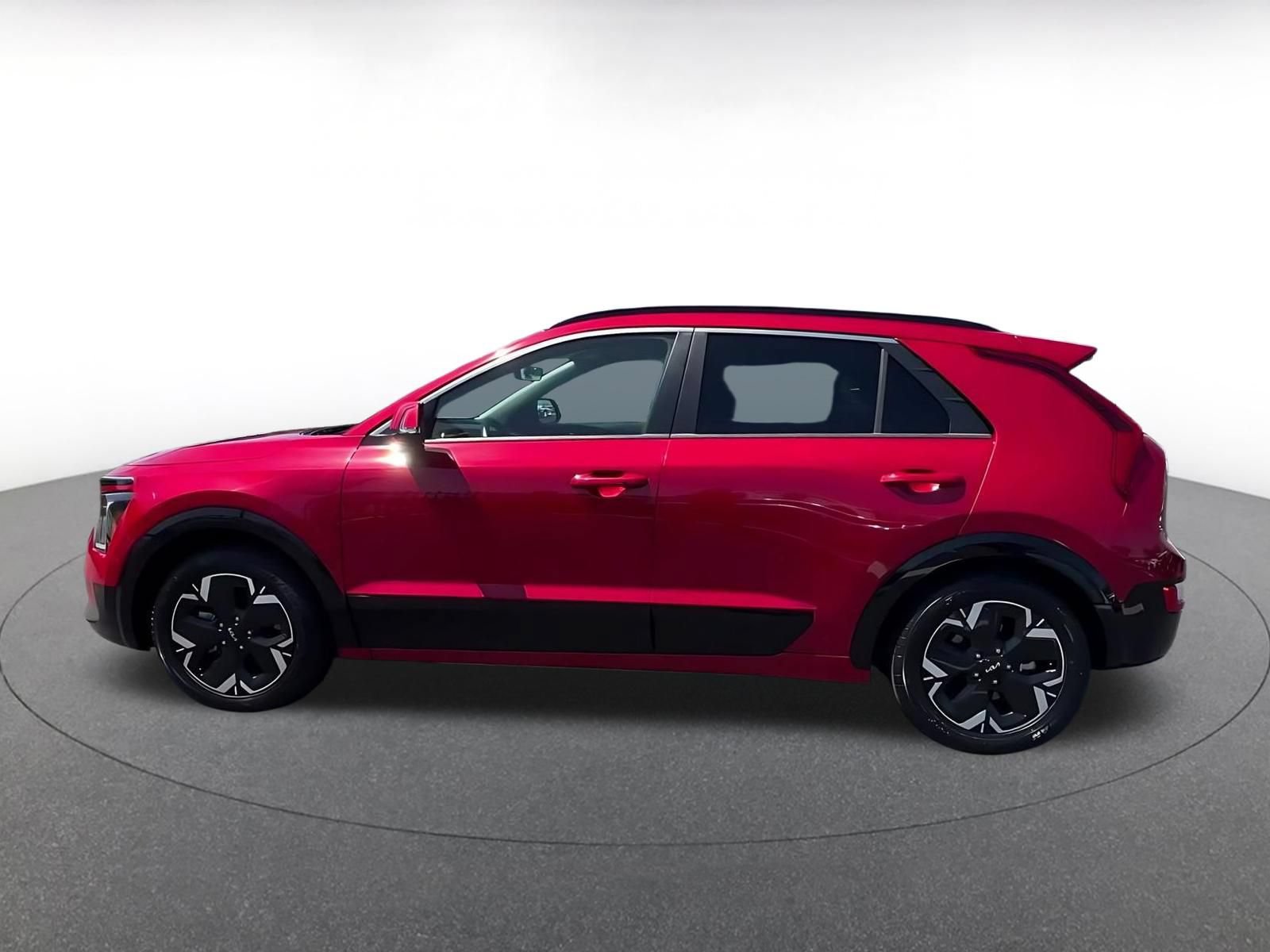 Thumbnail: 2023 Kia Niro - 9
