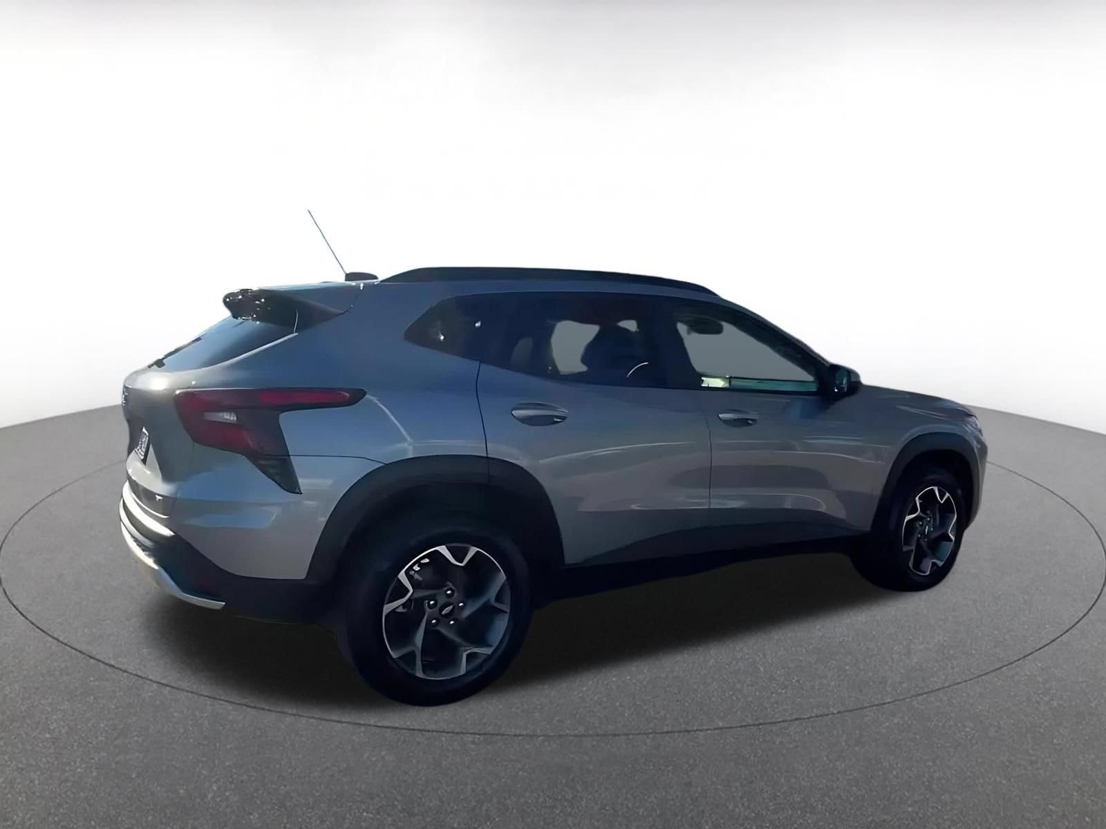 Thumbnail: 2025 Chevrolet Trax - 14