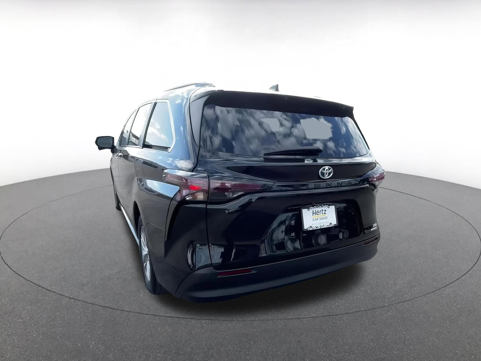 Thumbnail: 2024 Toyota Sienna - 11