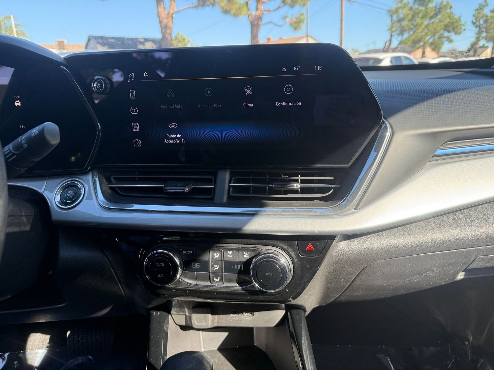 Thumbnail: 2025 Chevrolet Trax - 17