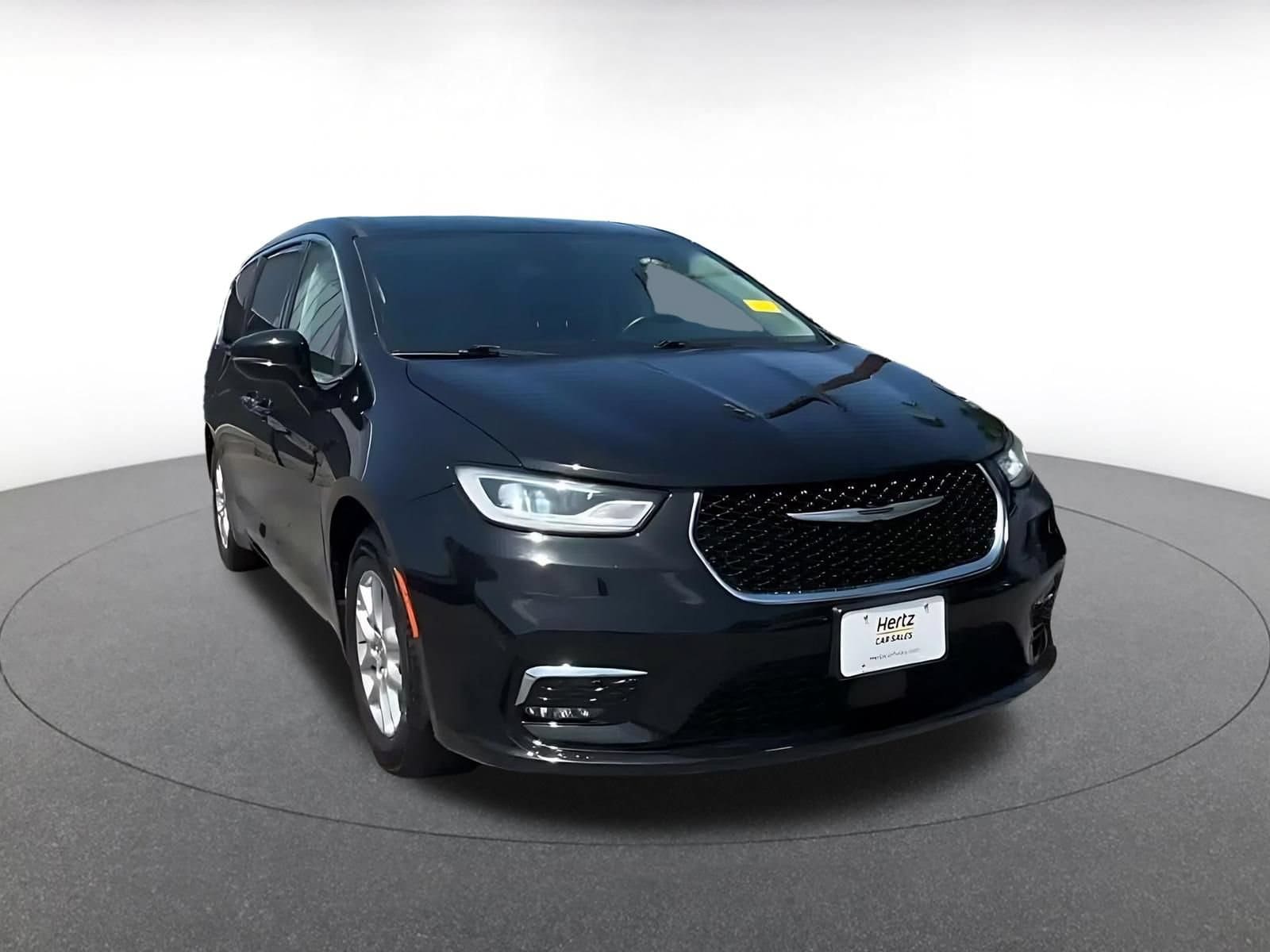 Thumbnail: 2024 Chrysler Pacifica - 3