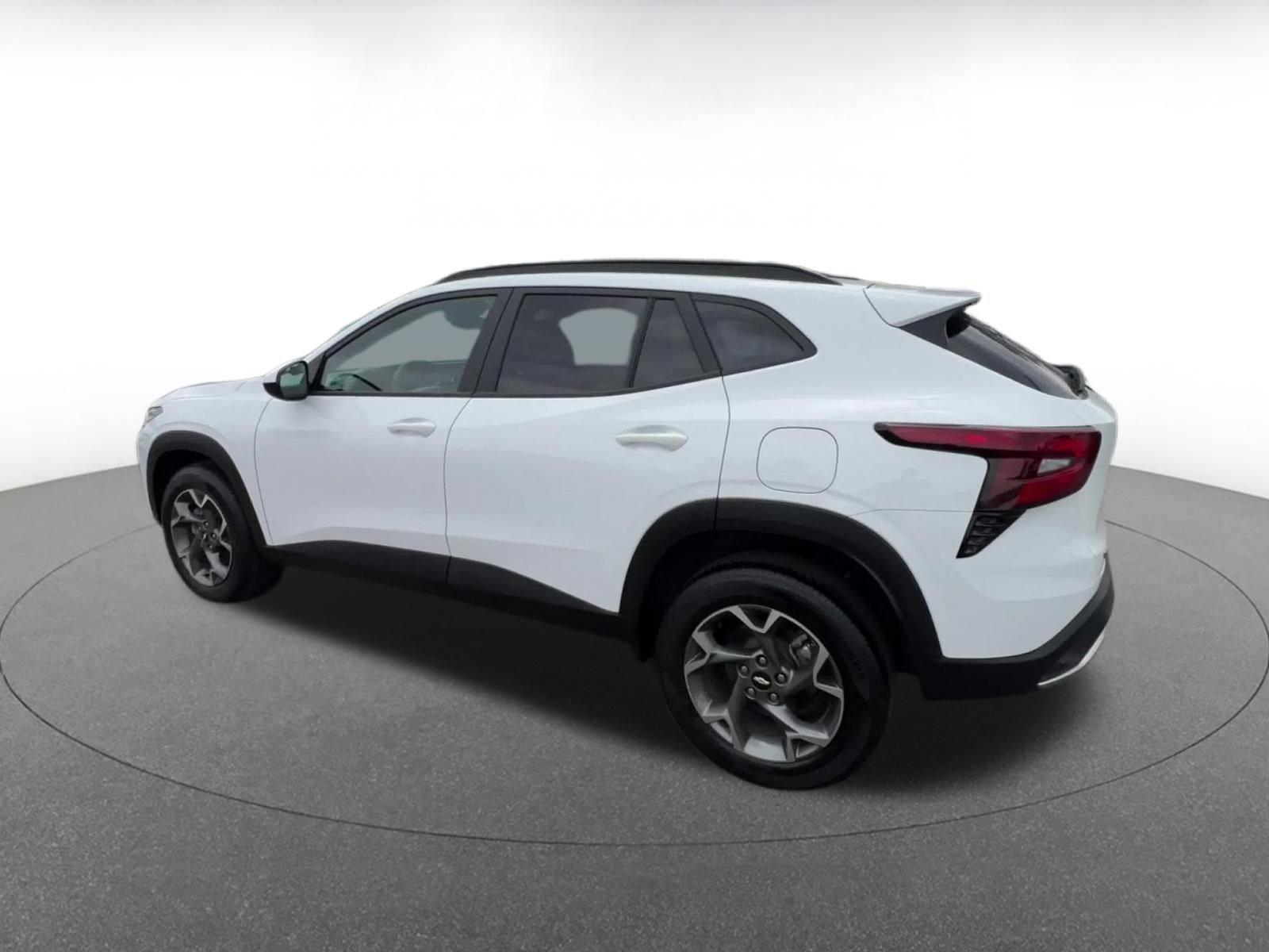 Thumbnail: 2025 Chevrolet Trax - 10