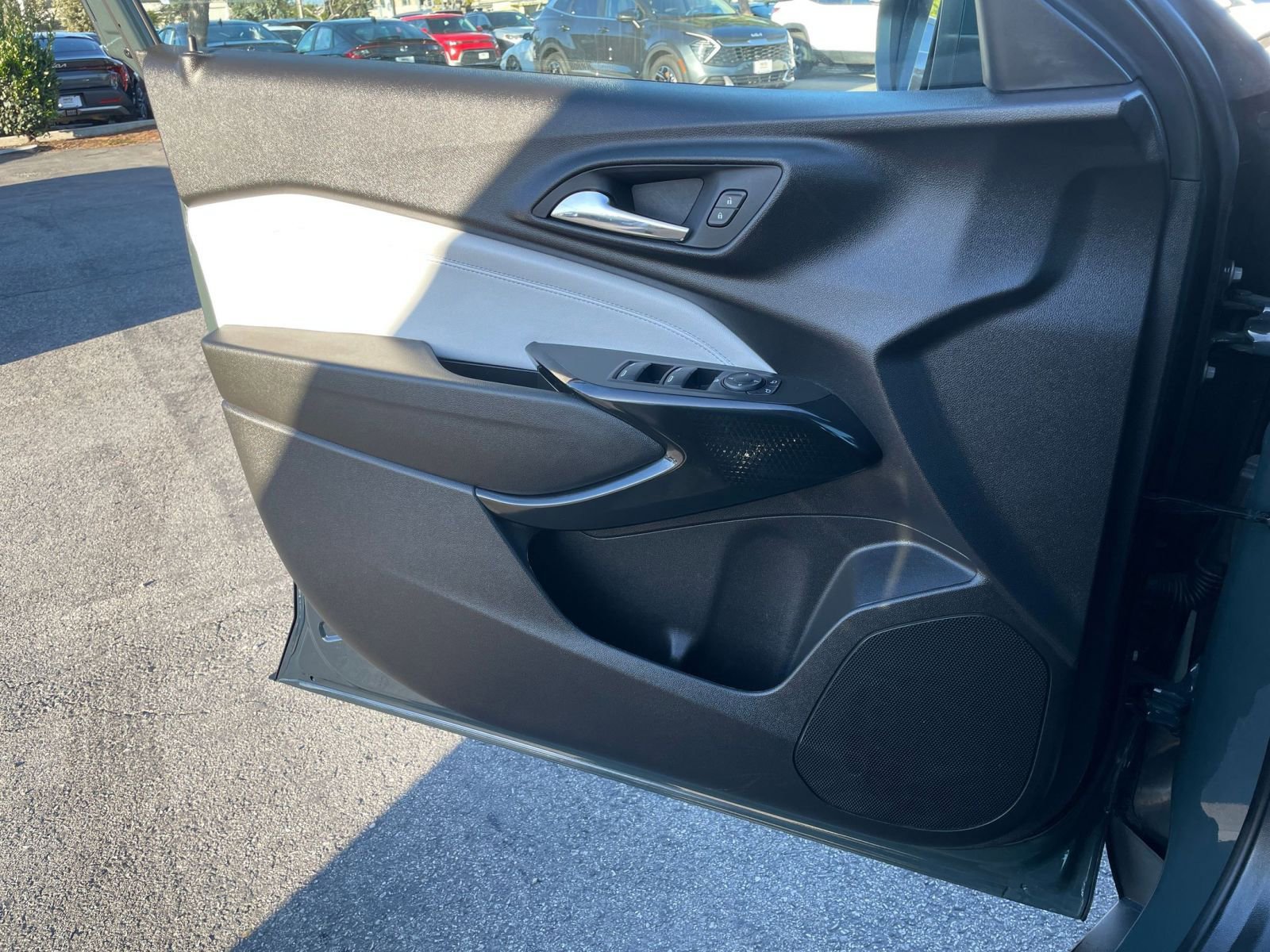 Thumbnail: 2025 Chevrolet Trax - 18