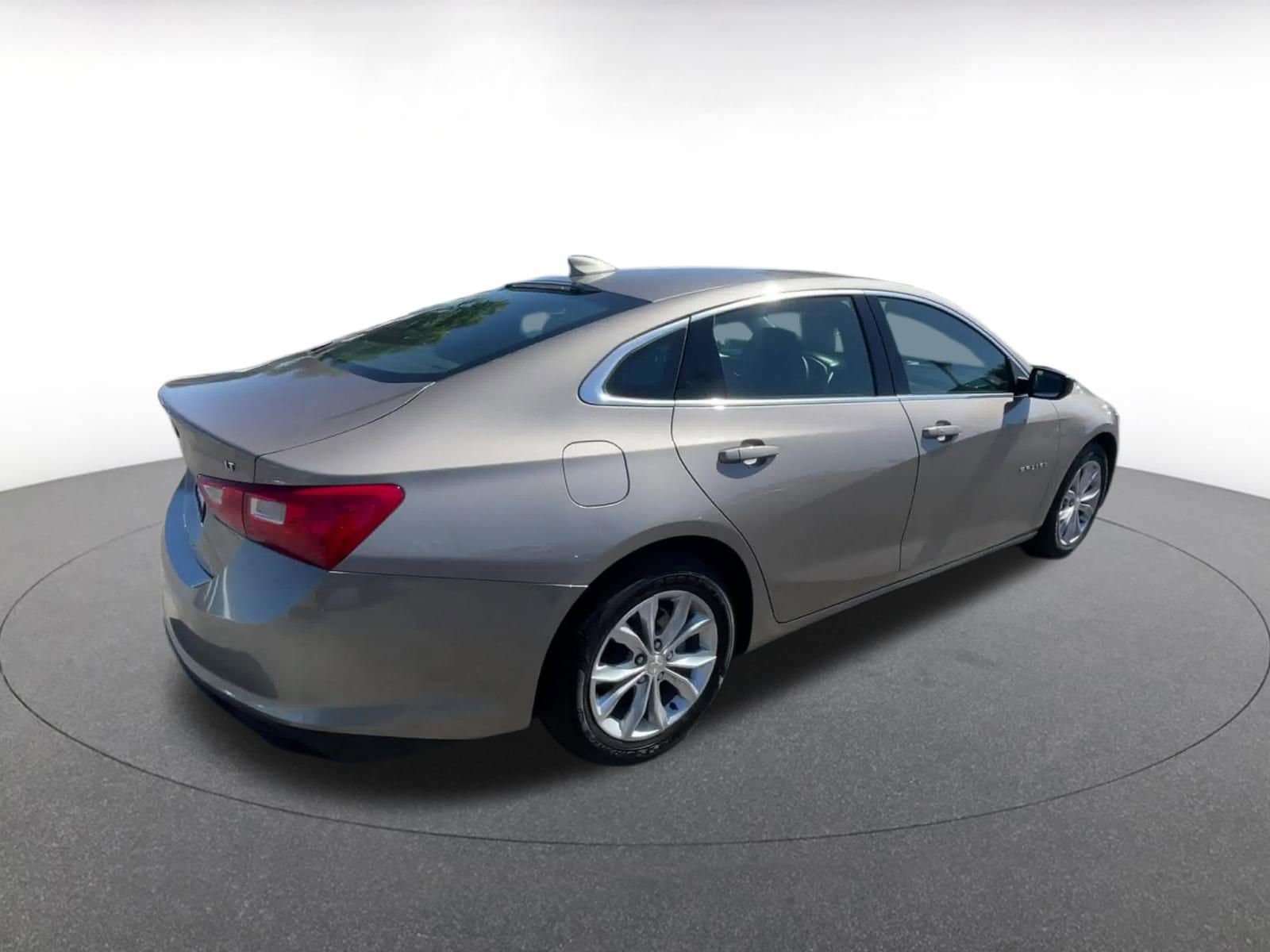 Thumbnail: 2023 Chevrolet Malibu - 15