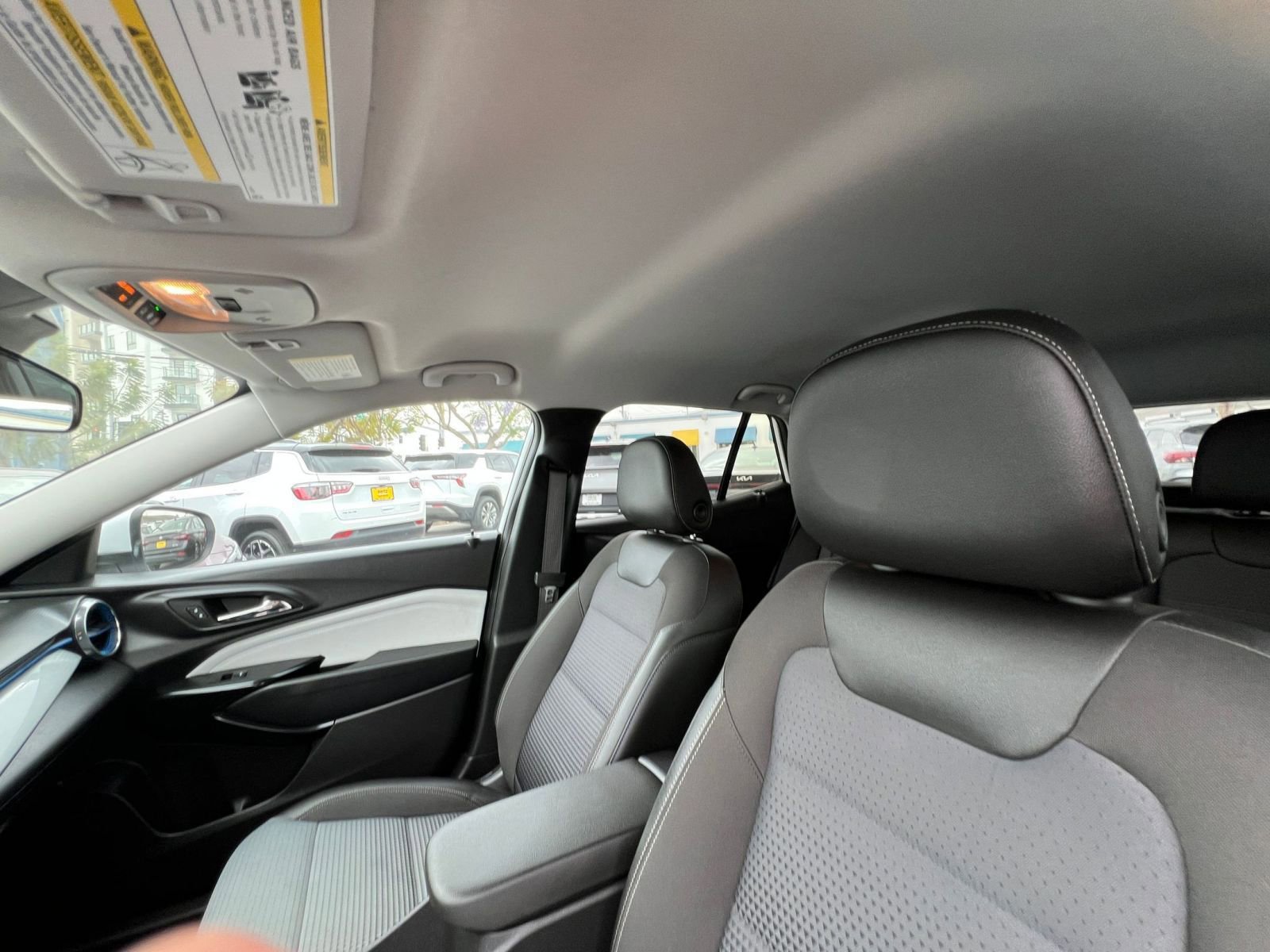Thumbnail: 2025 Chevrolet Trax - 32