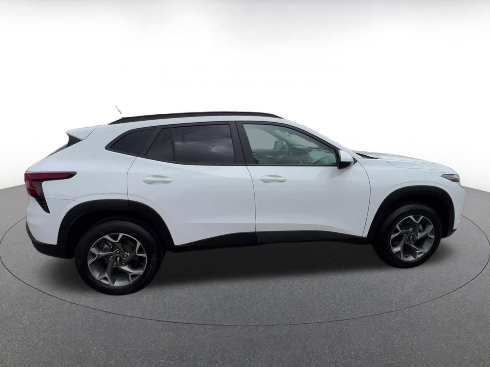 Thumbnail: 2025 Chevrolet Trax - 16