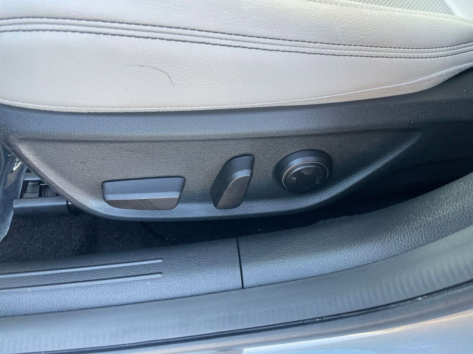 Thumbnail: 2025 Genesis G70 - 23