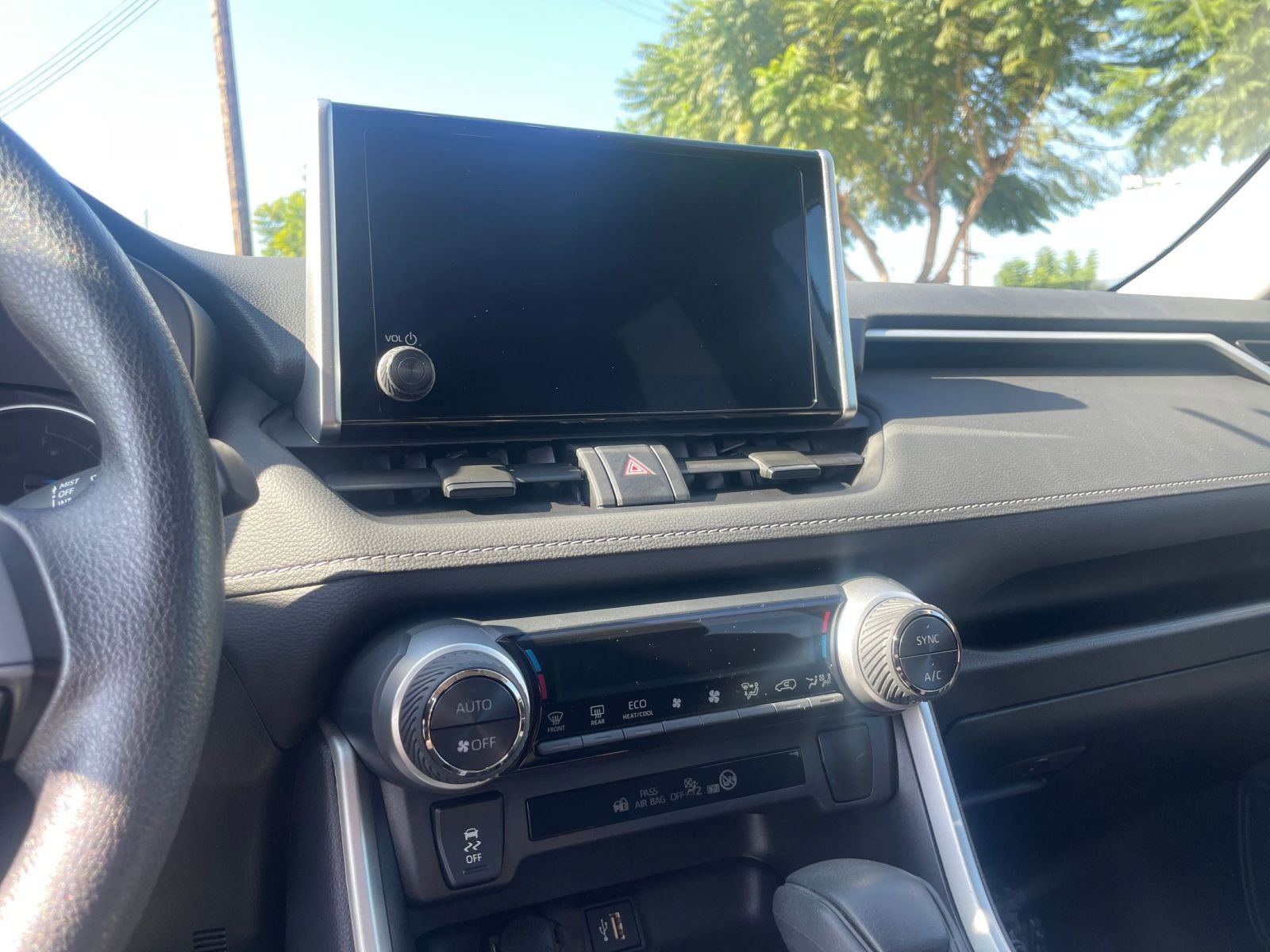 Thumbnail: 2025 Toyota RAV4 - 18