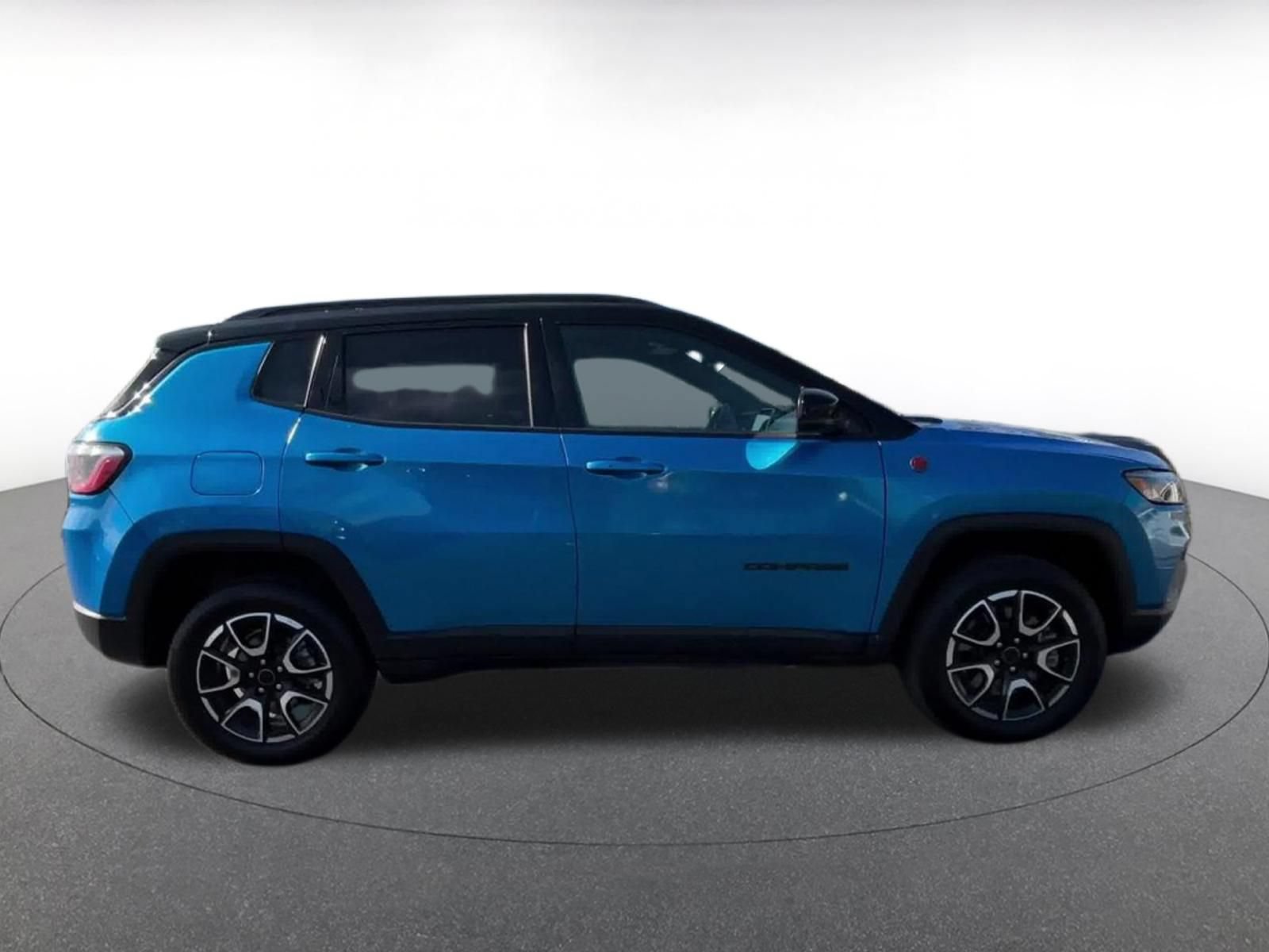 Thumbnail: 2025 Jeep Compass - 16