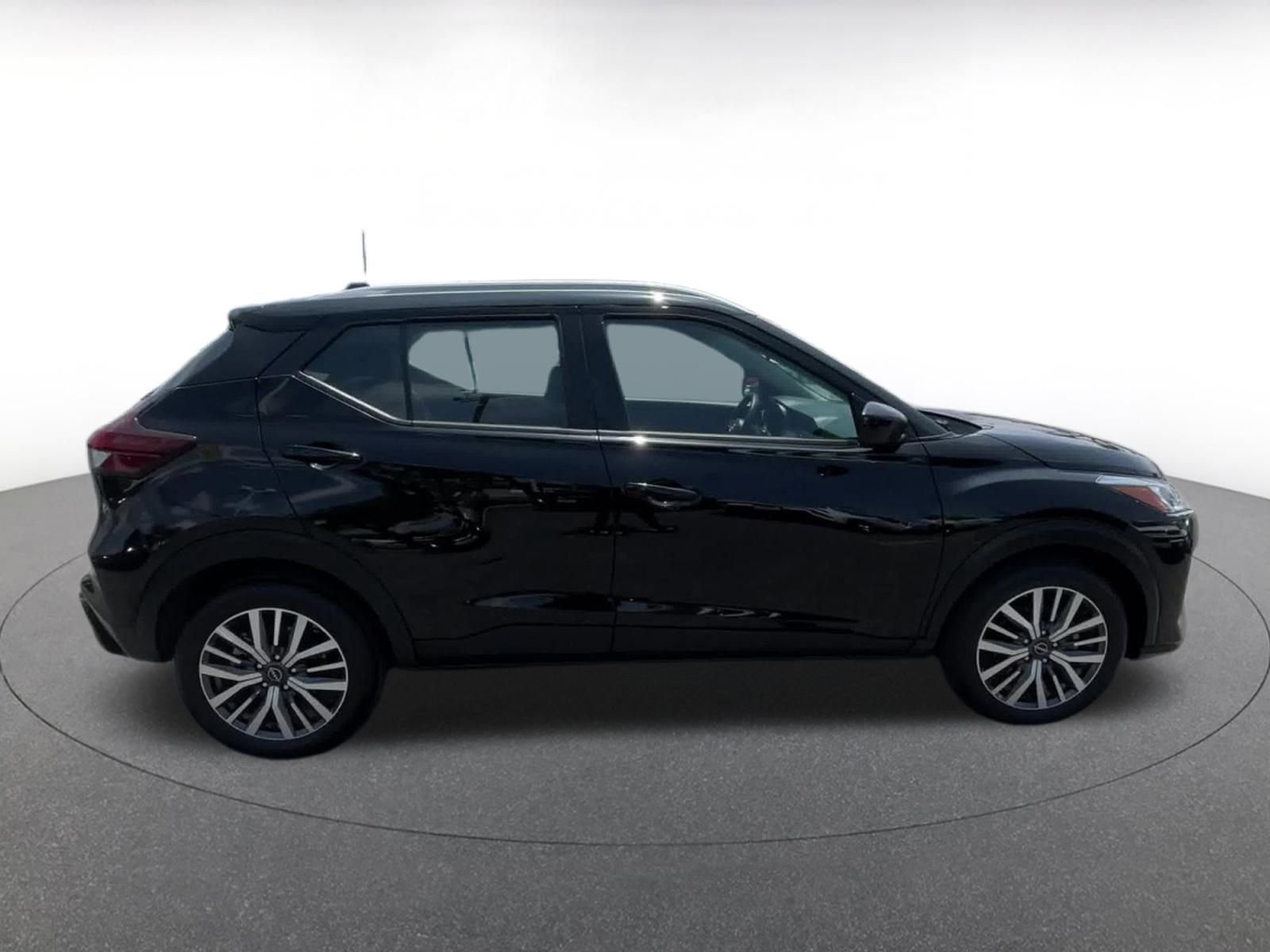 Thumbnail: 2024 Nissan Kicks - 16