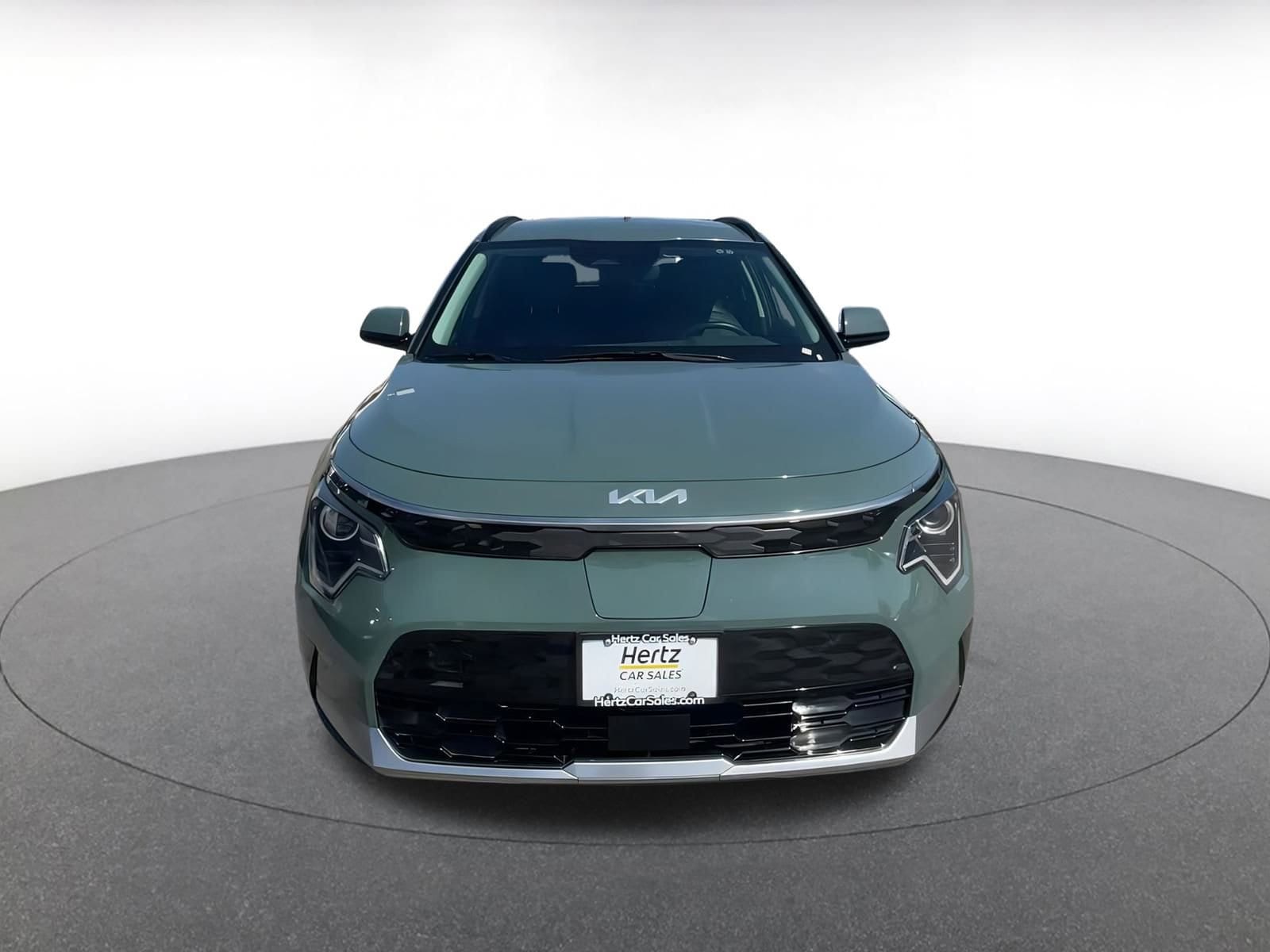 Thumbnail: 2023 Kia Niro - 4