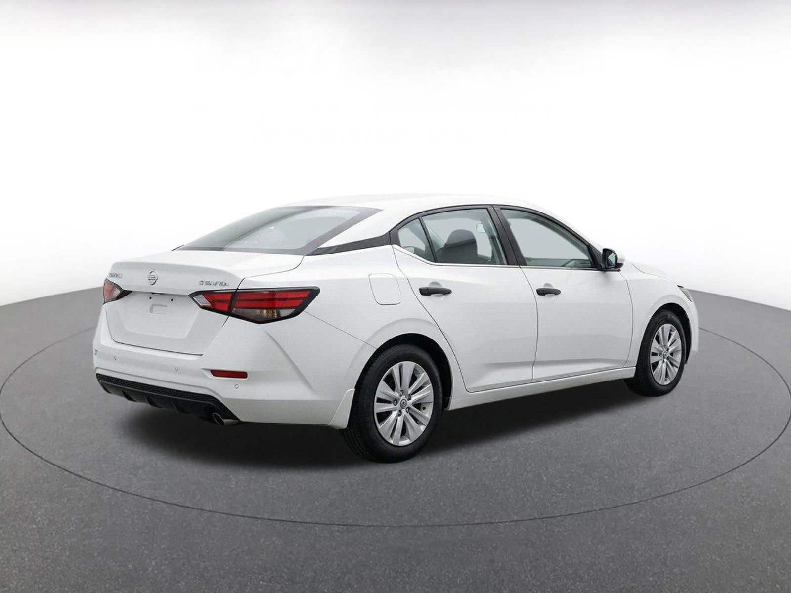 Thumbnail: 2025 Nissan Sentra - 9