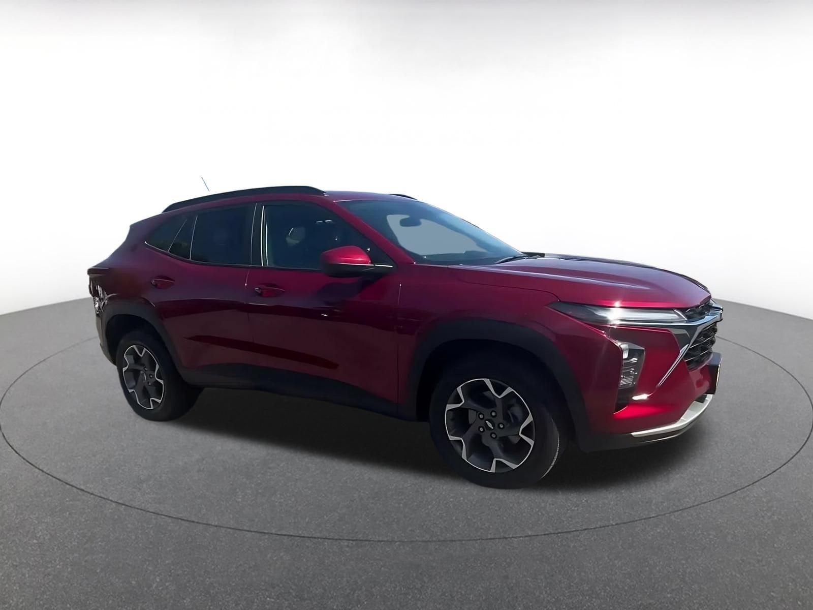 Thumbnail: 2025 Chevrolet Trax - 2