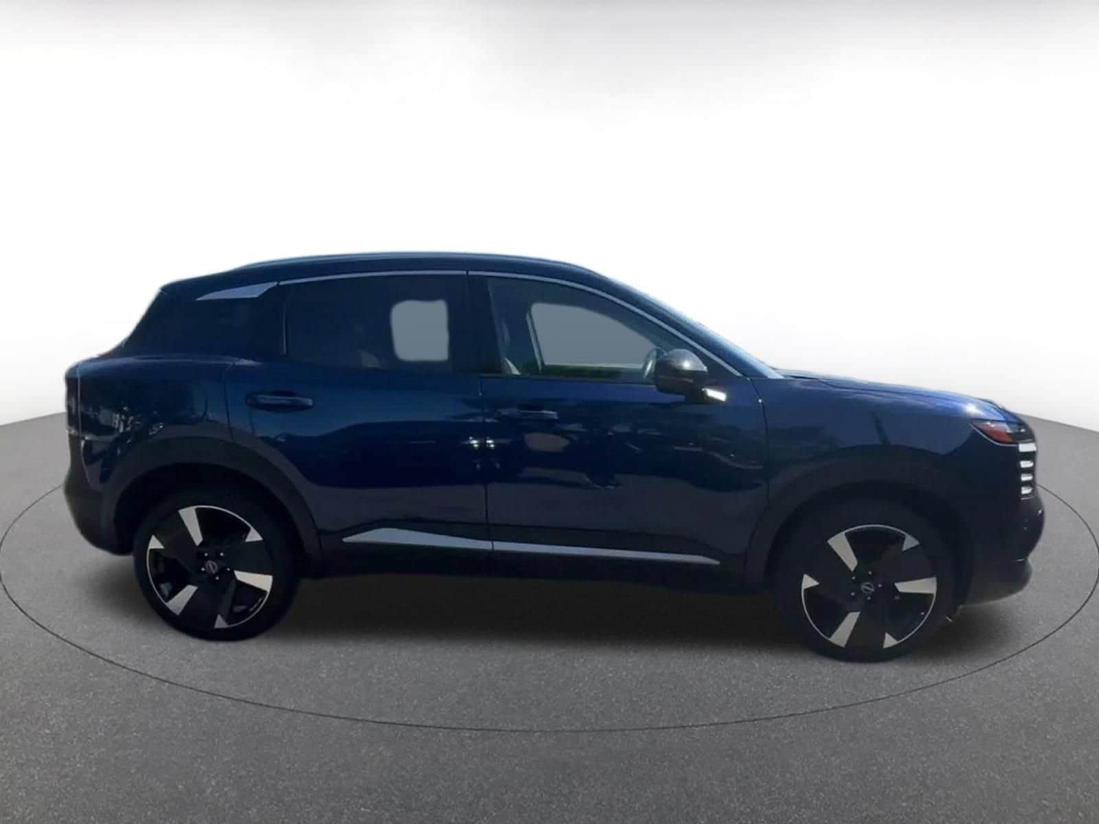 Thumbnail: 2026 Nissan Kicks - 15