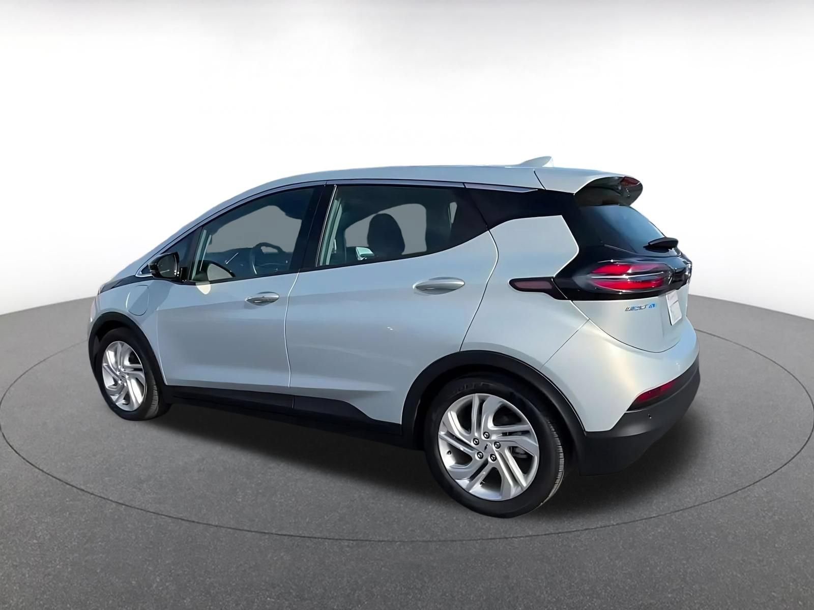 Thumbnail: 2023 Chevrolet Bolt EV - 10