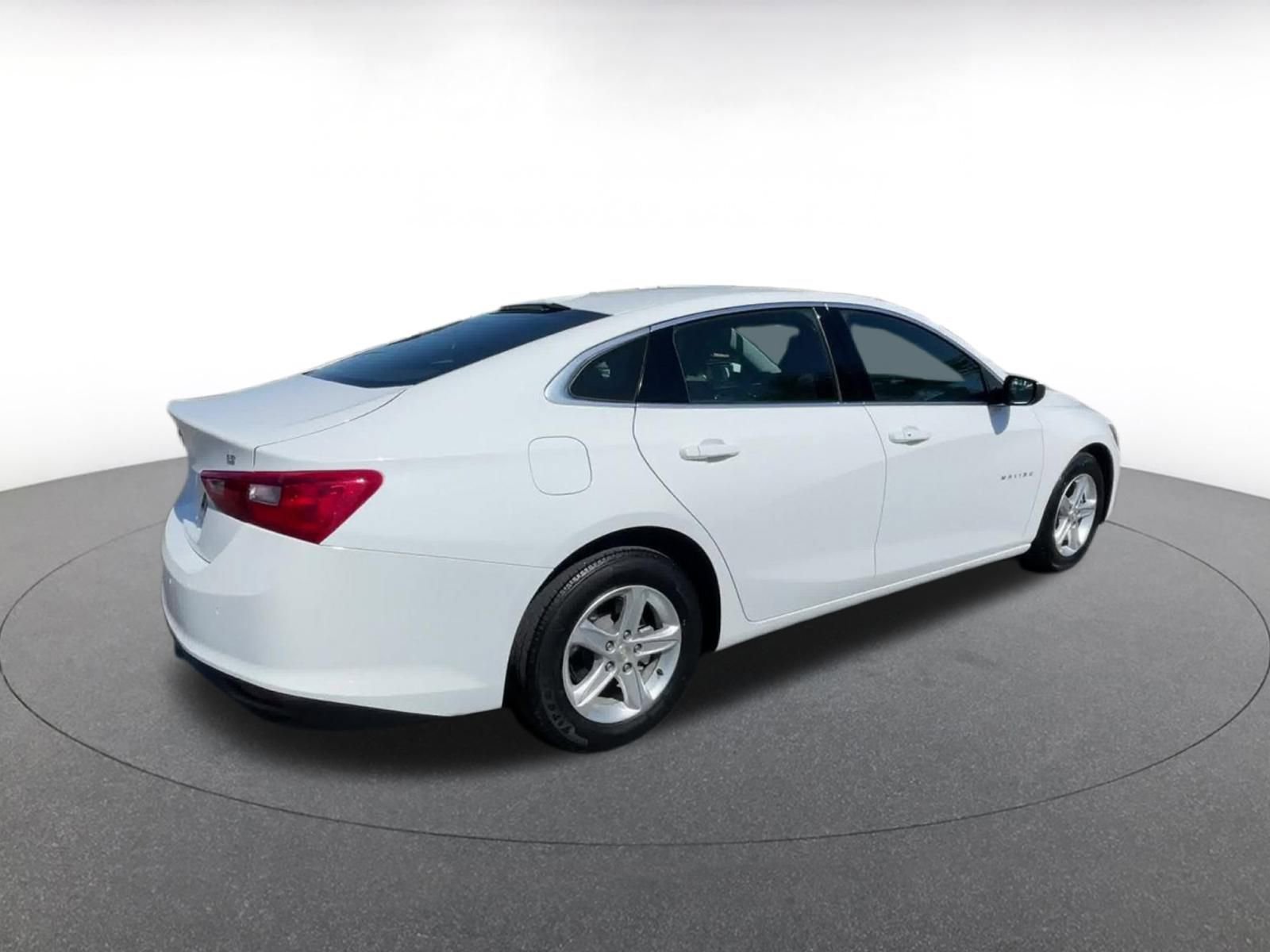 Thumbnail: 2023 Chevrolet Malibu - 15