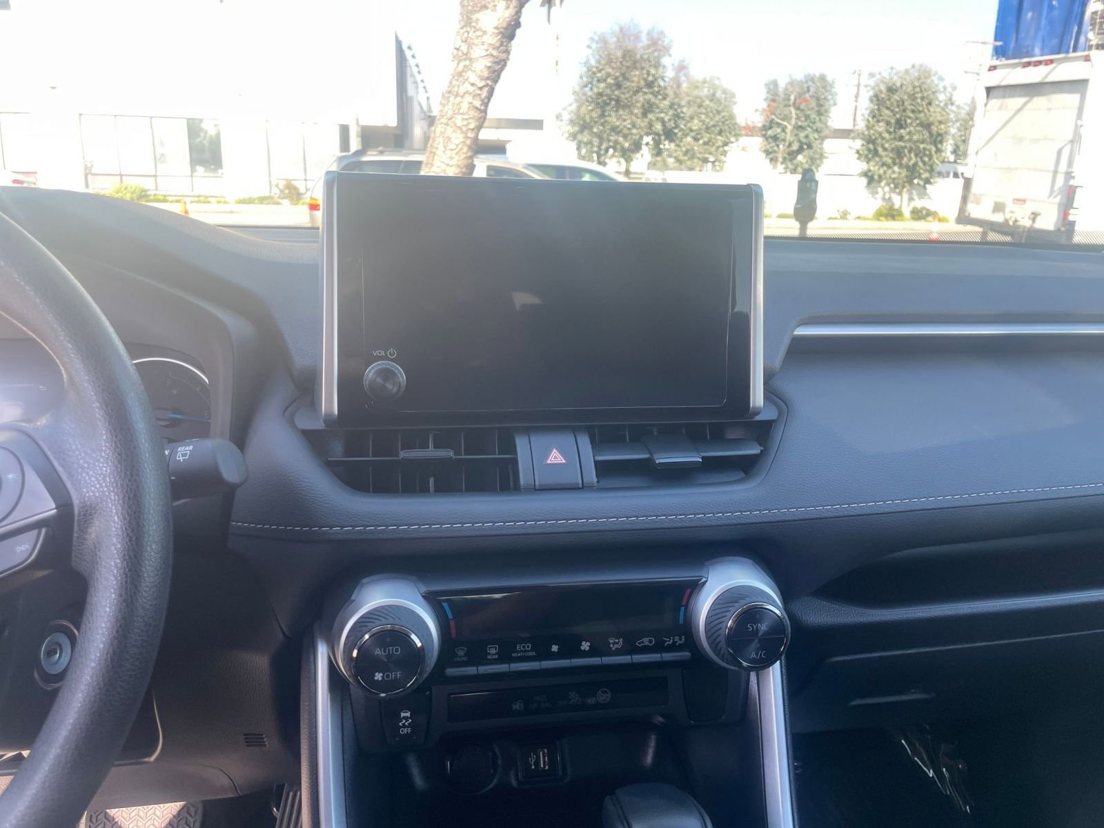 Thumbnail: 2025 Toyota RAV4 - 18